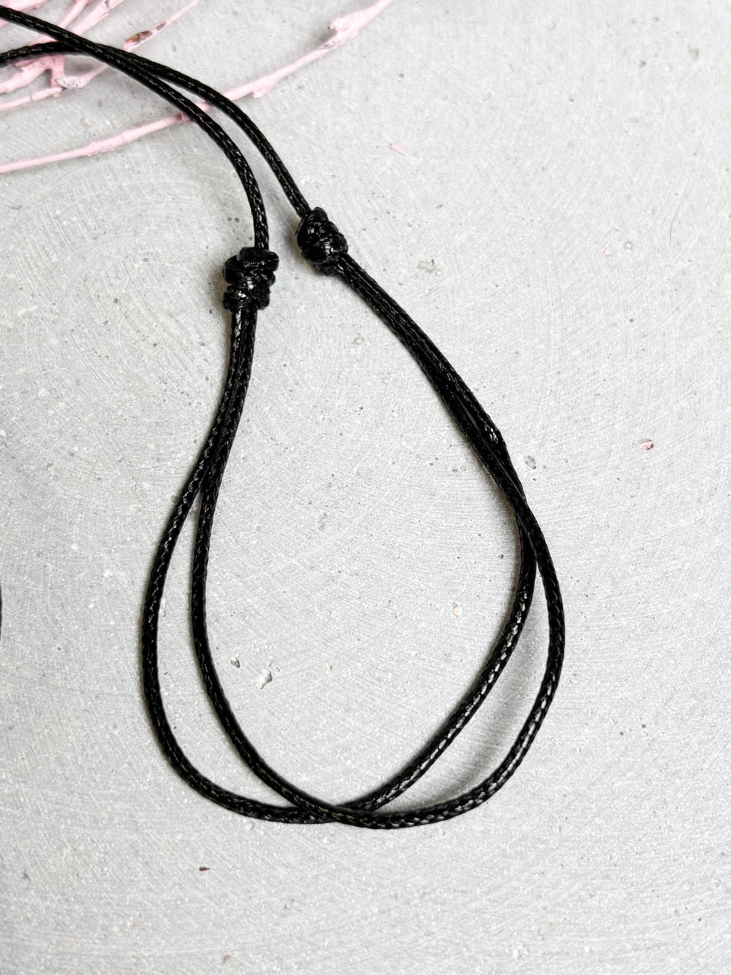 Aquamarin Kette mit Rohstein Verstellbares Lederband mit Schiebeknoten Natürlicher Aquamarin Anhänger