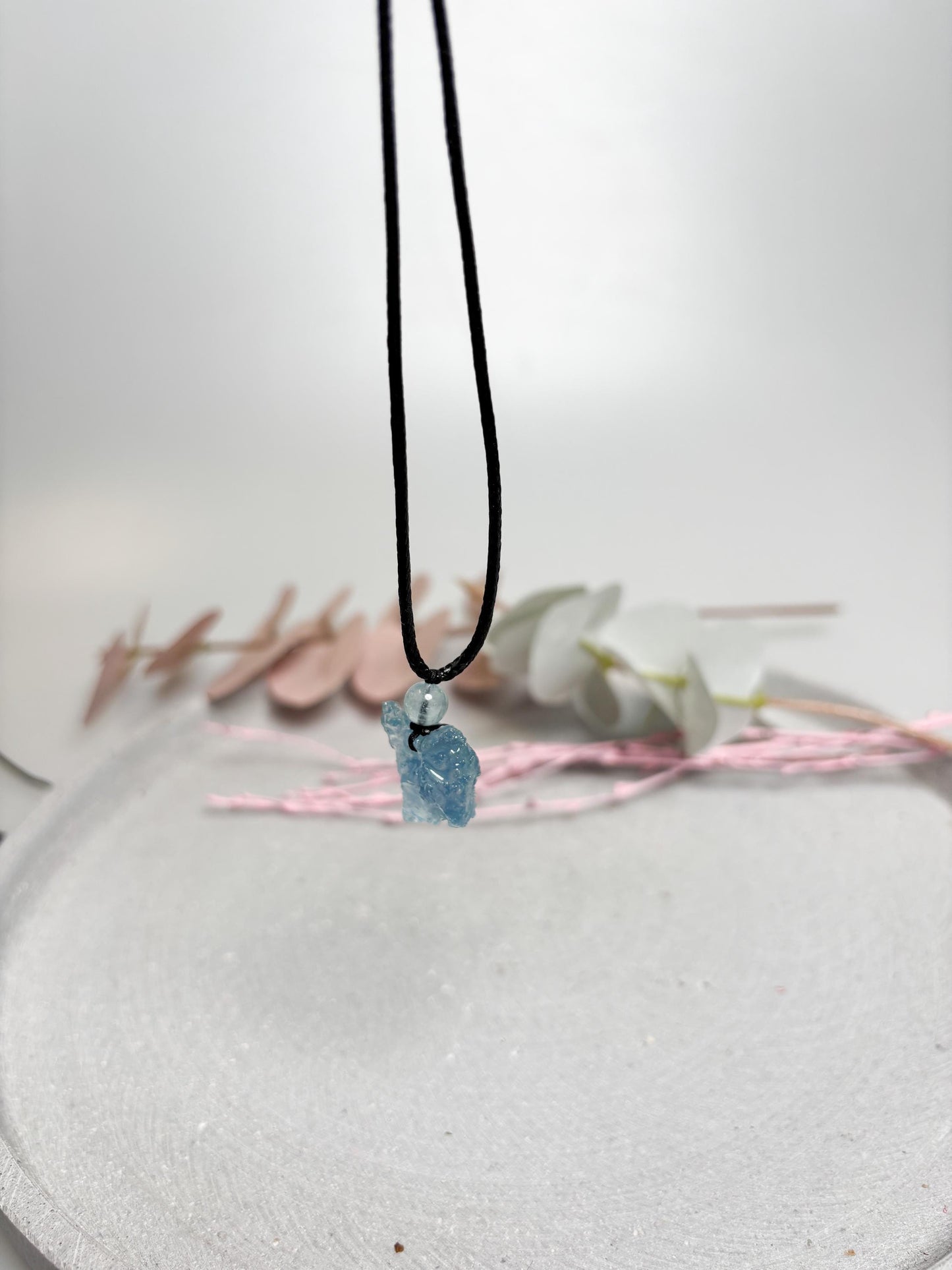 Aquamarin Kette mit Rohstein Verstellbares Lederband mit Schiebeknoten Natürlicher Aquamarin Anhänger