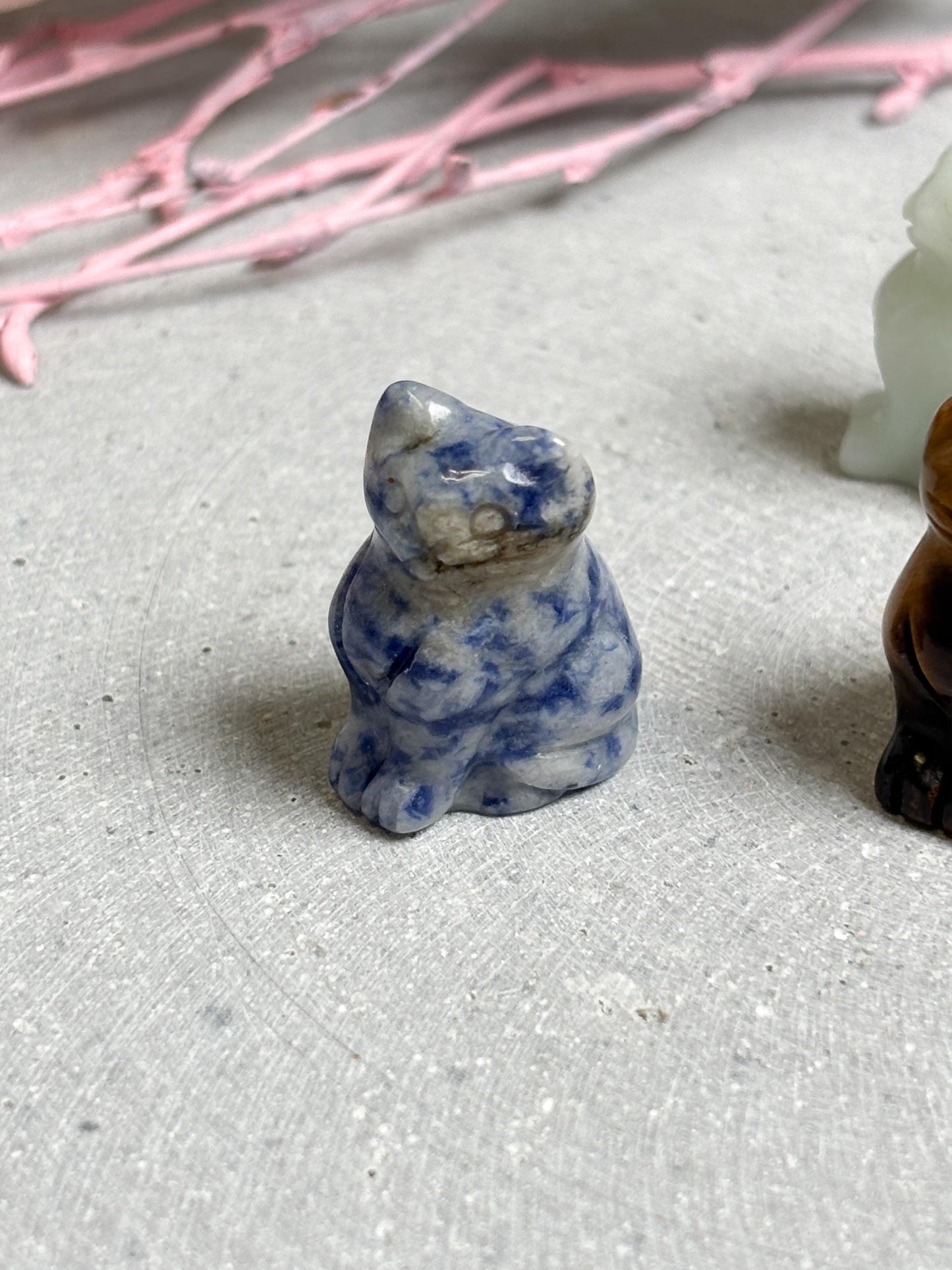 Kleine Katzen Figur aus Kristall 2,4cm Edelstein Katzen Carving in verschiedenen Steinen