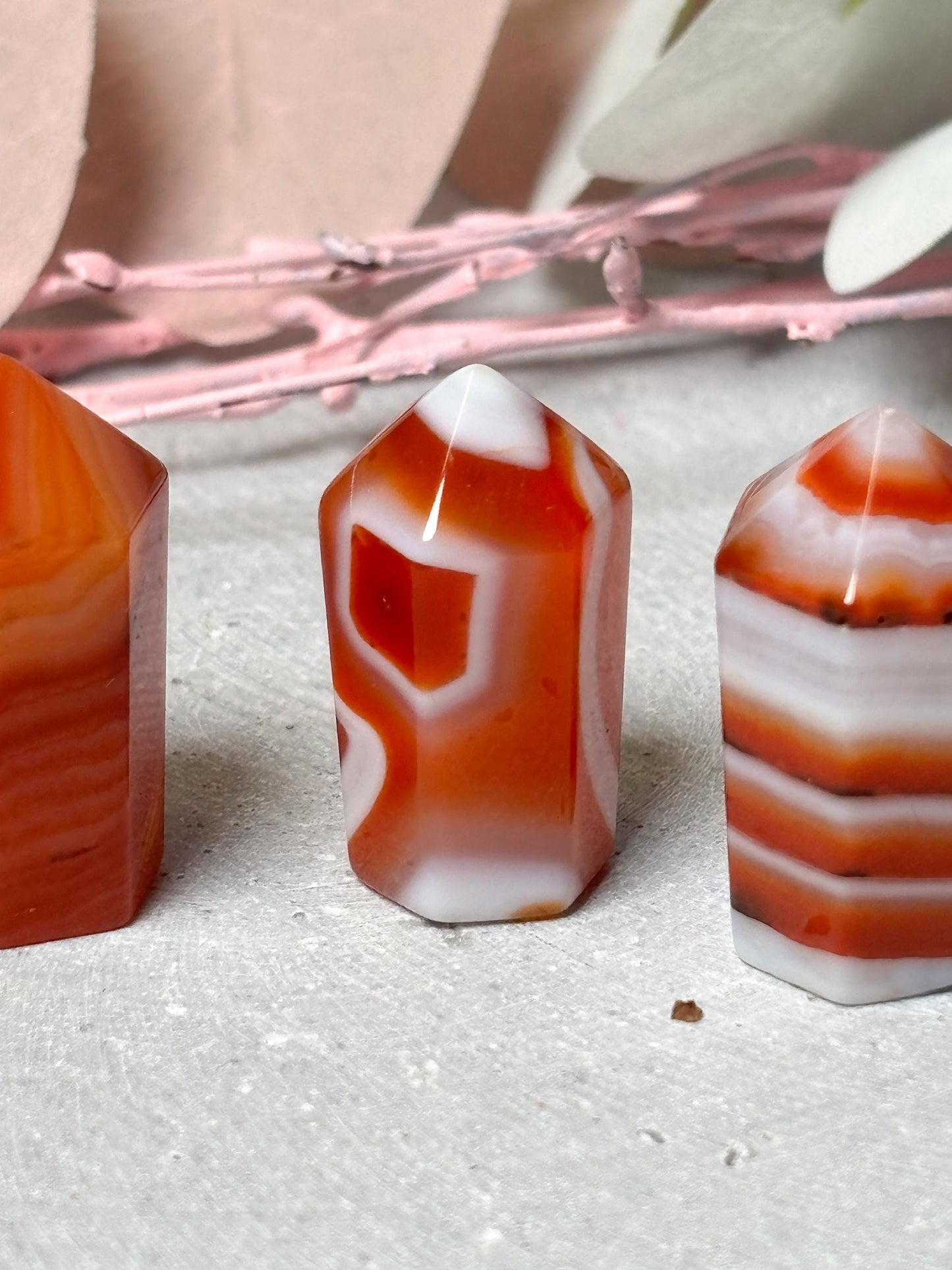 Mini Karneol Türmchen ca. 2,8 cm Edelstein Kristall mit einzigartigem Banding, Dekoration, Karneol Kristallturm für Energiearbeit