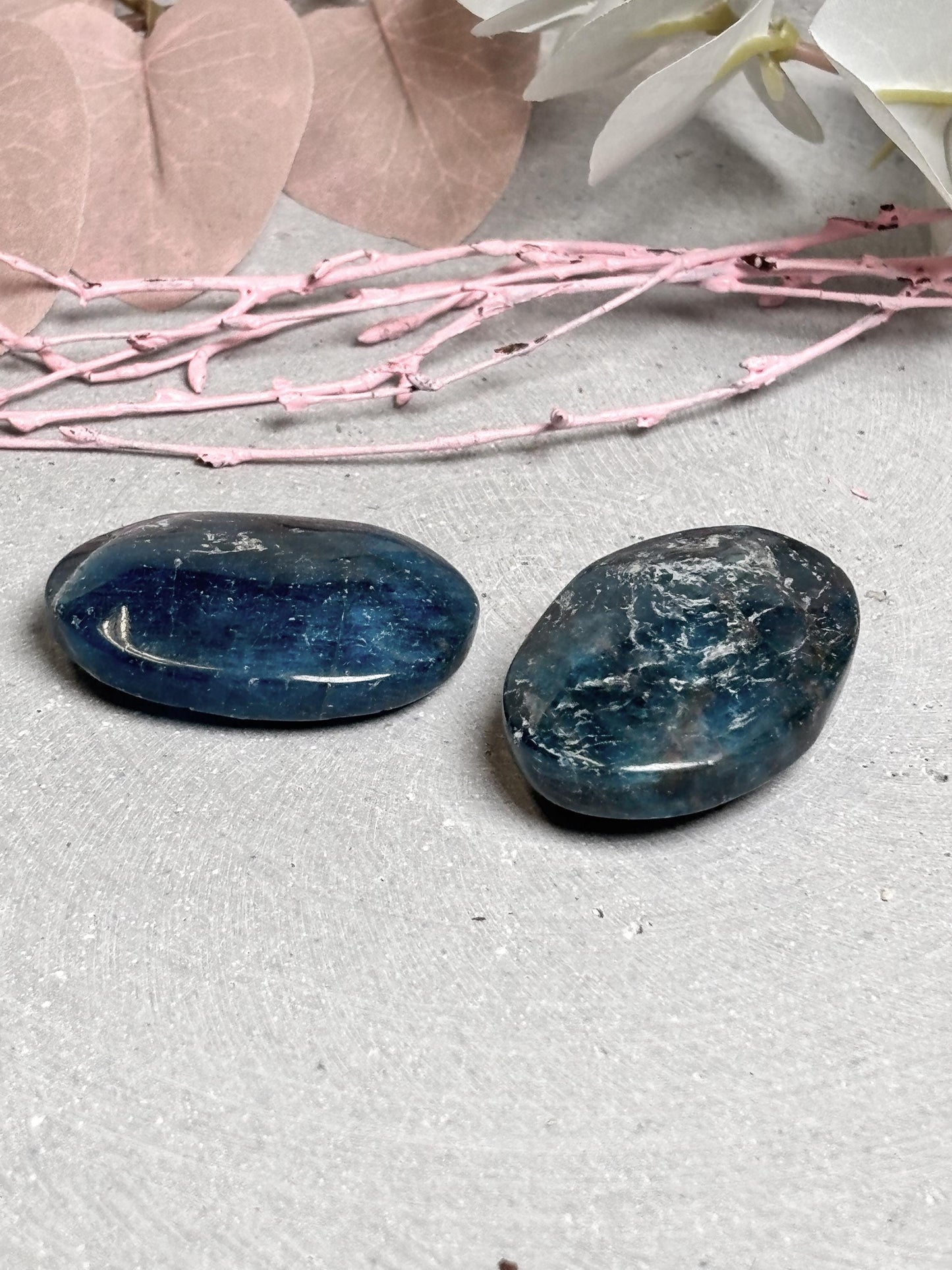 Apatit Handsteine klein ca. 4,4cm Heilstein Set blau Apatit Edelstein Rohstein Kristall Deko Meditation Reiki