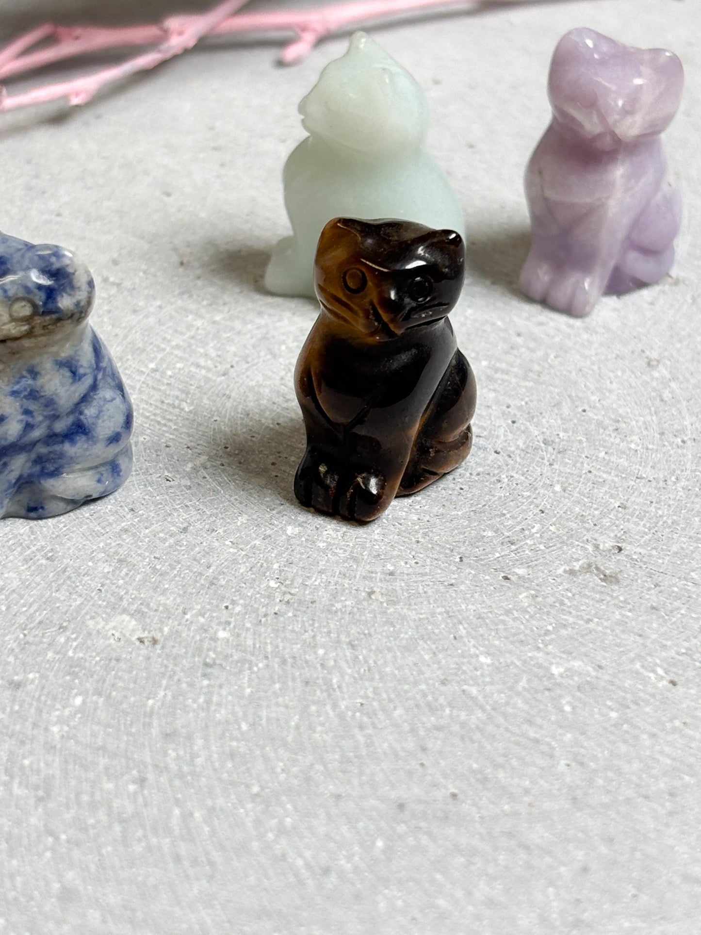 Kleine Katzen Figur aus Kristall 2,4cm Edelstein Katzen Carving in verschiedenen Steinen