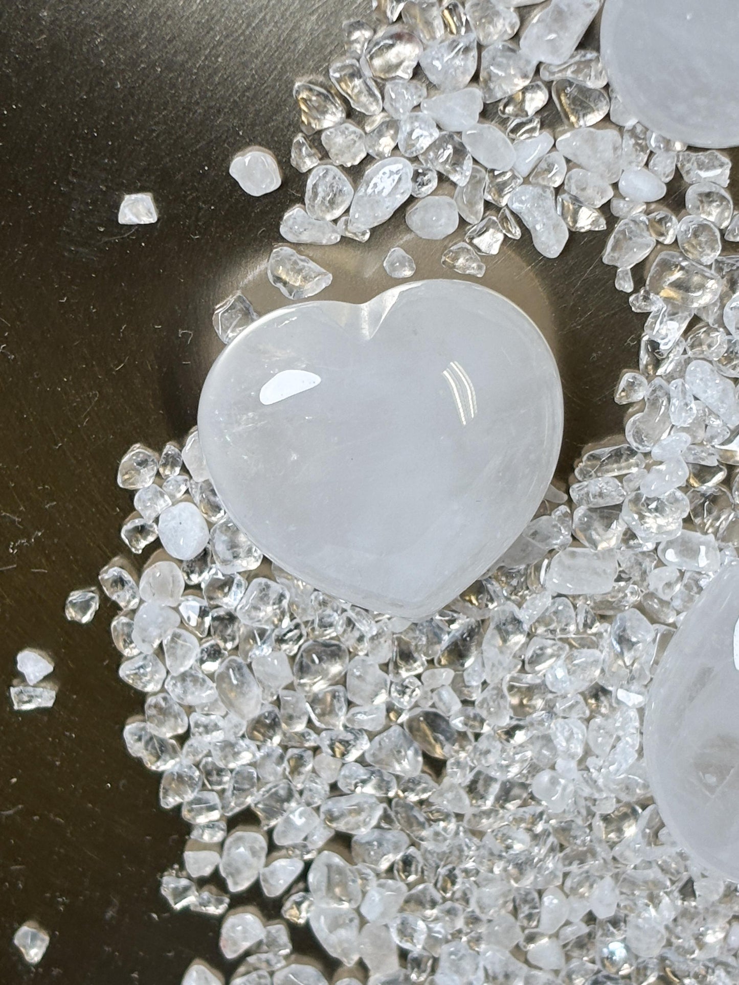 Kristallherz aus Bergkristall 3cm Edelstein Herz mit Regenbögen spirituelle Deko & Geschenkidee