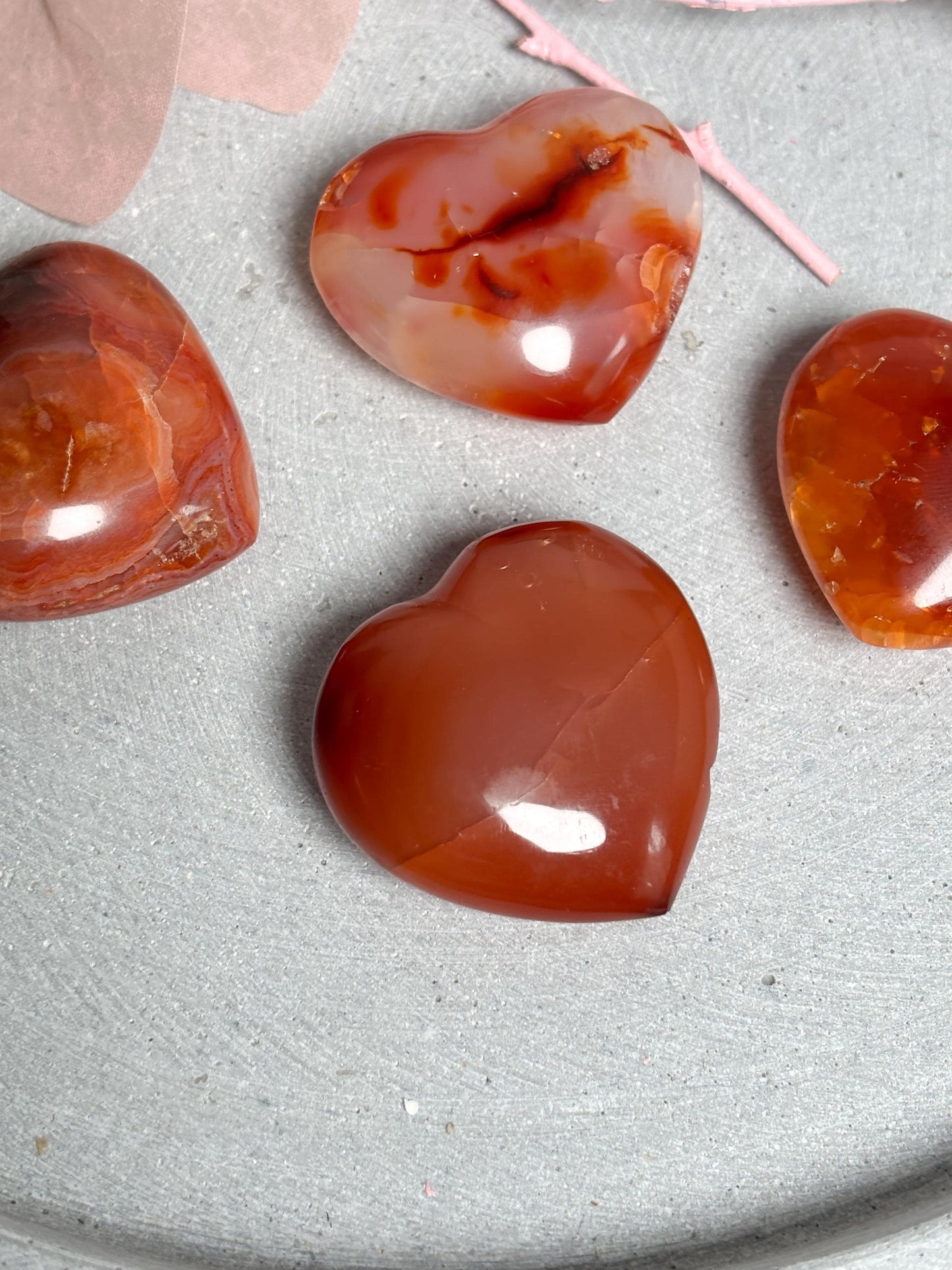 Karneol Herz ca. 3,9 cm rotes Edelstein Dekoherz, Kristall Deko, Heilstein Herz, kleines Geschenk für Kristallliebhaber