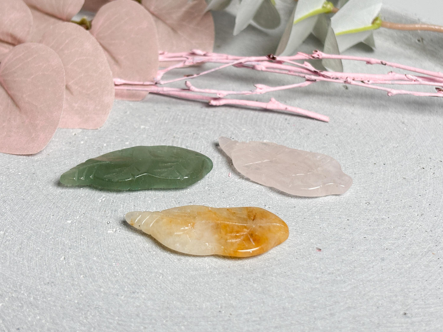 Kristallblätter klein aus Aventurin, Rosenquarz und Golden Healer Edelstein Herbstdeko Naturstein Blätter