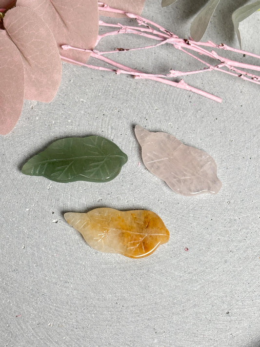 Kristallblätter klein aus Aventurin, Rosenquarz und Golden Healer  Edelstein Herbstdeko Naturstein Blätter