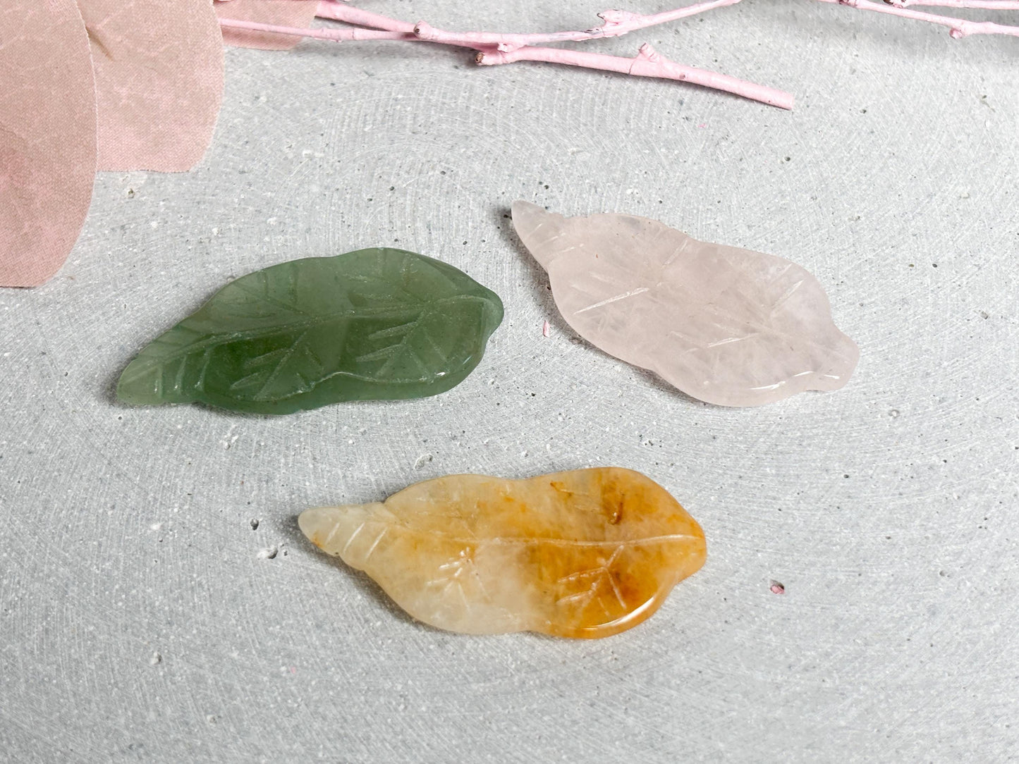 Kristallblätter klein aus Aventurin, Rosenquarz und Golden Healer Edelstein Herbstdeko Naturstein Blätter