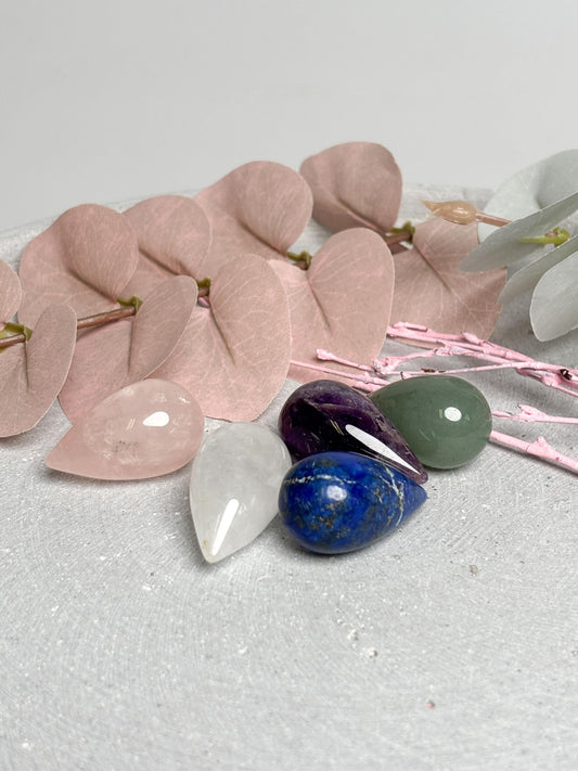 Kleine Kristallkegel aus Edelsteinen  Deko & Energiearbeit | Rosenquarz, Amethyst, Aventurin, Bergkristall, Lapislazuli
