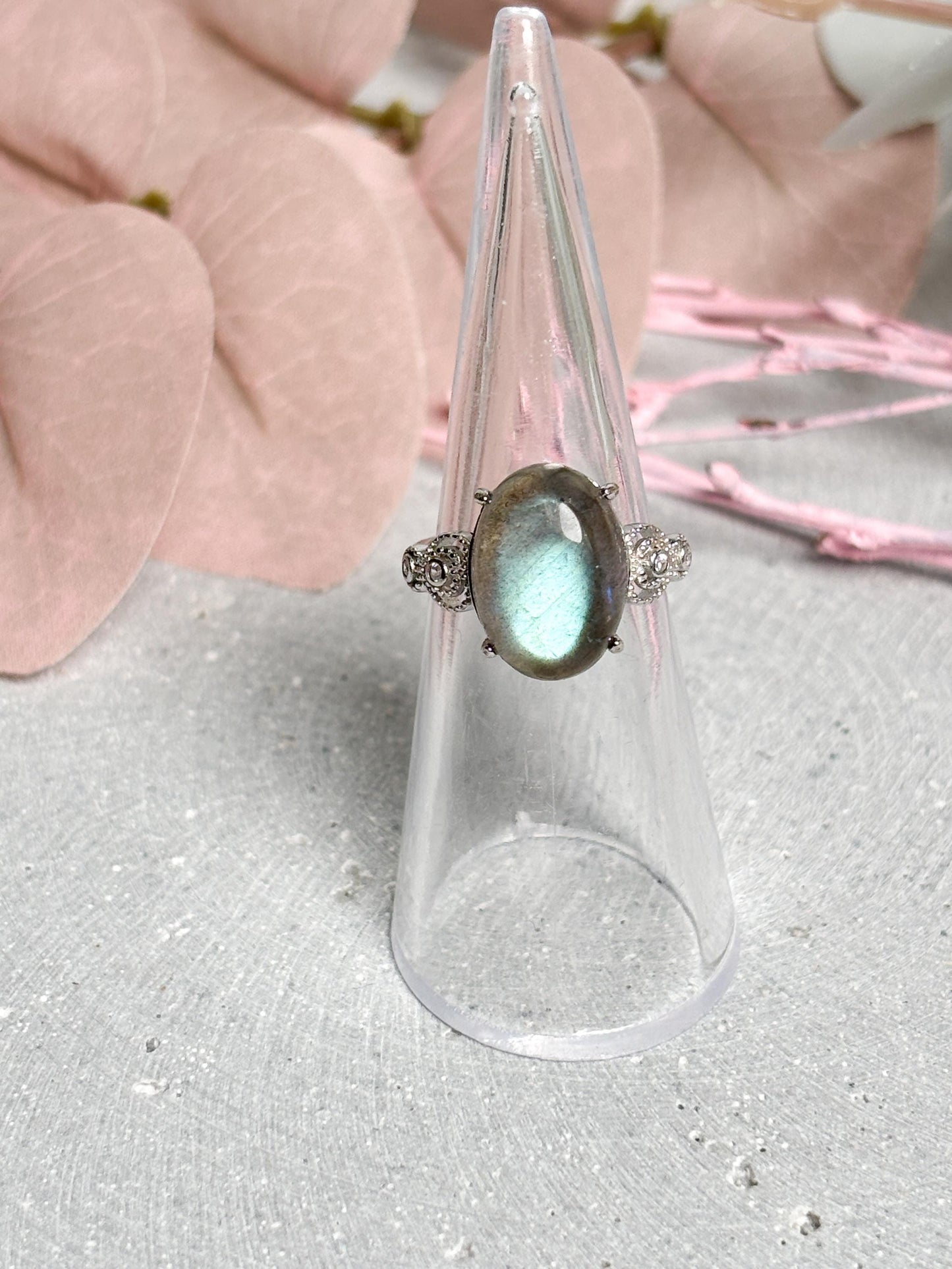 Edelstahlring mit Labradorit größenverstellbarer Damenring aus Edelstahl mit Naturstein Cabochon Schmuck