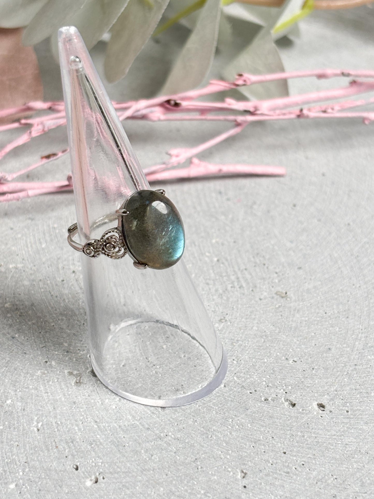 Edelstahlring mit Labradorit größenverstellbarer Damenring aus Edelstahl mit Naturstein Cabochon Schmuck