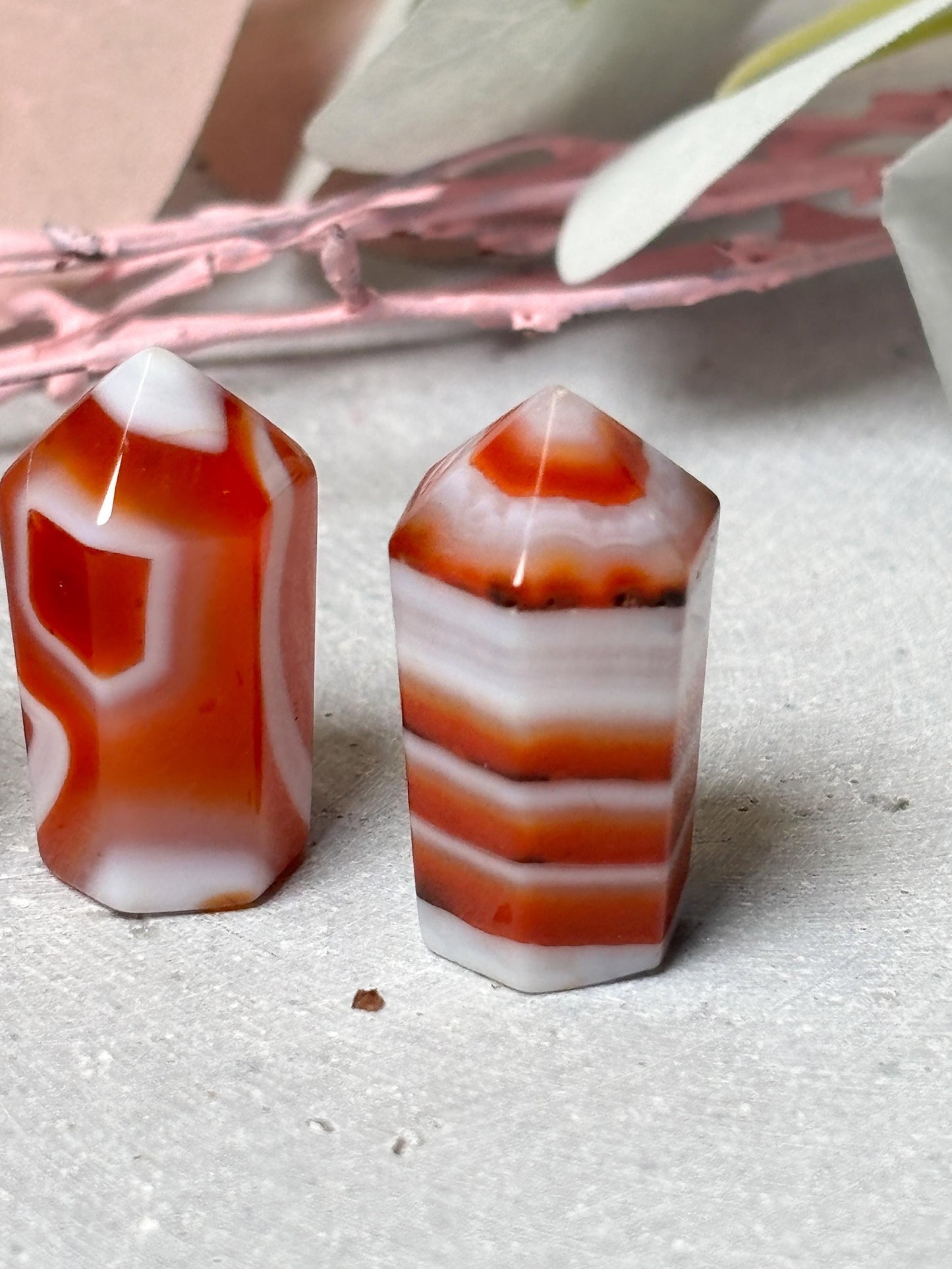 Mini Karneol Türmchen ca. 2,8 cm Edelstein Kristall mit einzigartigem Banding, Dekoration, Karneol Kristallturm für Energiearbeit