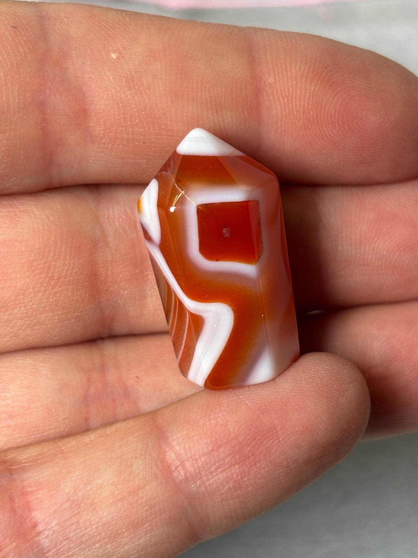 Mini Karneol Türmchen ca. 2,8 cm Edelstein Kristall mit einzigartigem Banding, Dekoration, Karneol Kristallturm für Energiearbeit