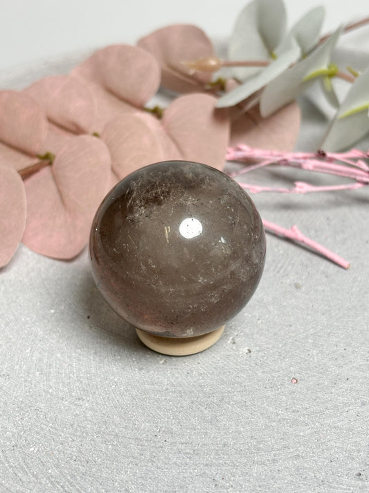 Edelstein Kugel Rauchquarz ca. 4,4 cm  braun grau Kristallkugel mit Regenbögen als Deko oder Heilstein