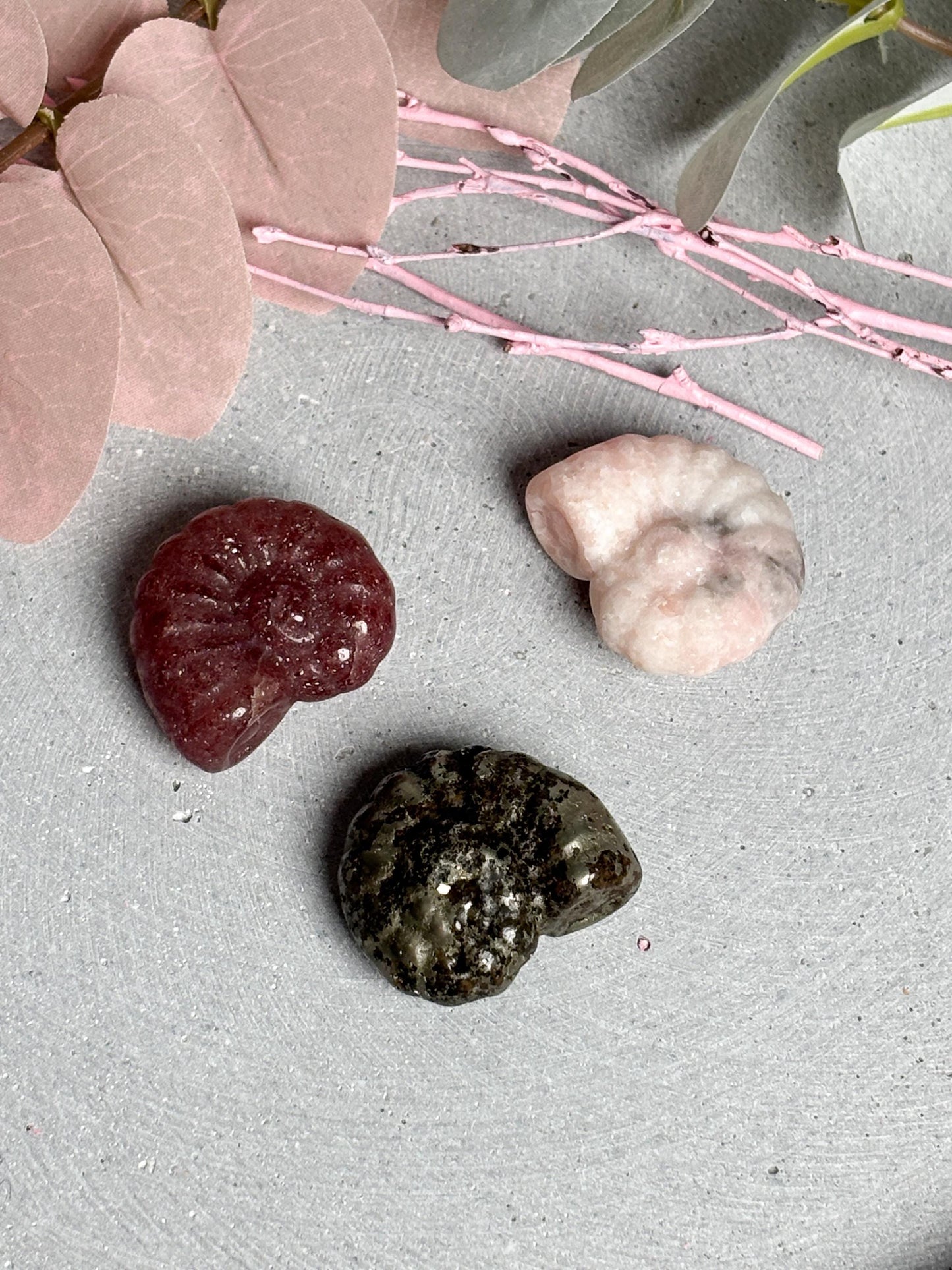 Kristalldeko Ammolitform aus Erdbeerquarz, Pyrit und Pink Amethyst ca. 3,2 cm Edelstein Deko Naturstein Kristall