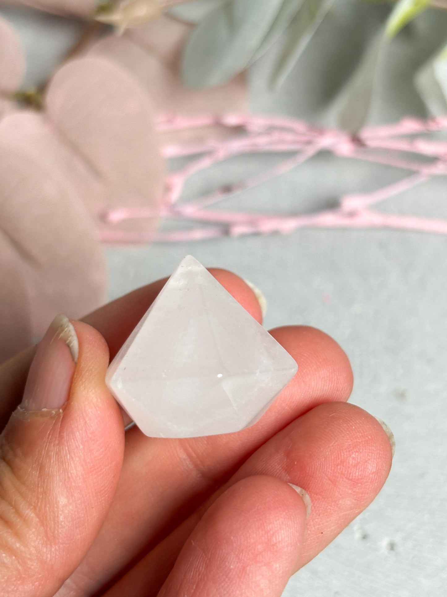 Kleine Kristalle in Diamantform aus Larvikit und Bergkristall 2,3x2,4 cm Edelstein Deko Naturstein Kristall