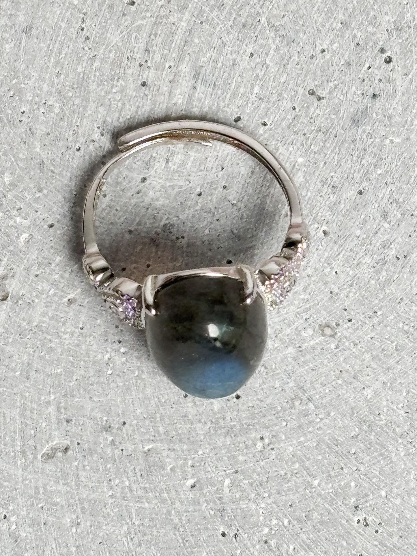 Edelstahlring mit Labradorit größenverstellbarer Damenring aus Edelstahl mit Naturstein Cabochon Schmuck