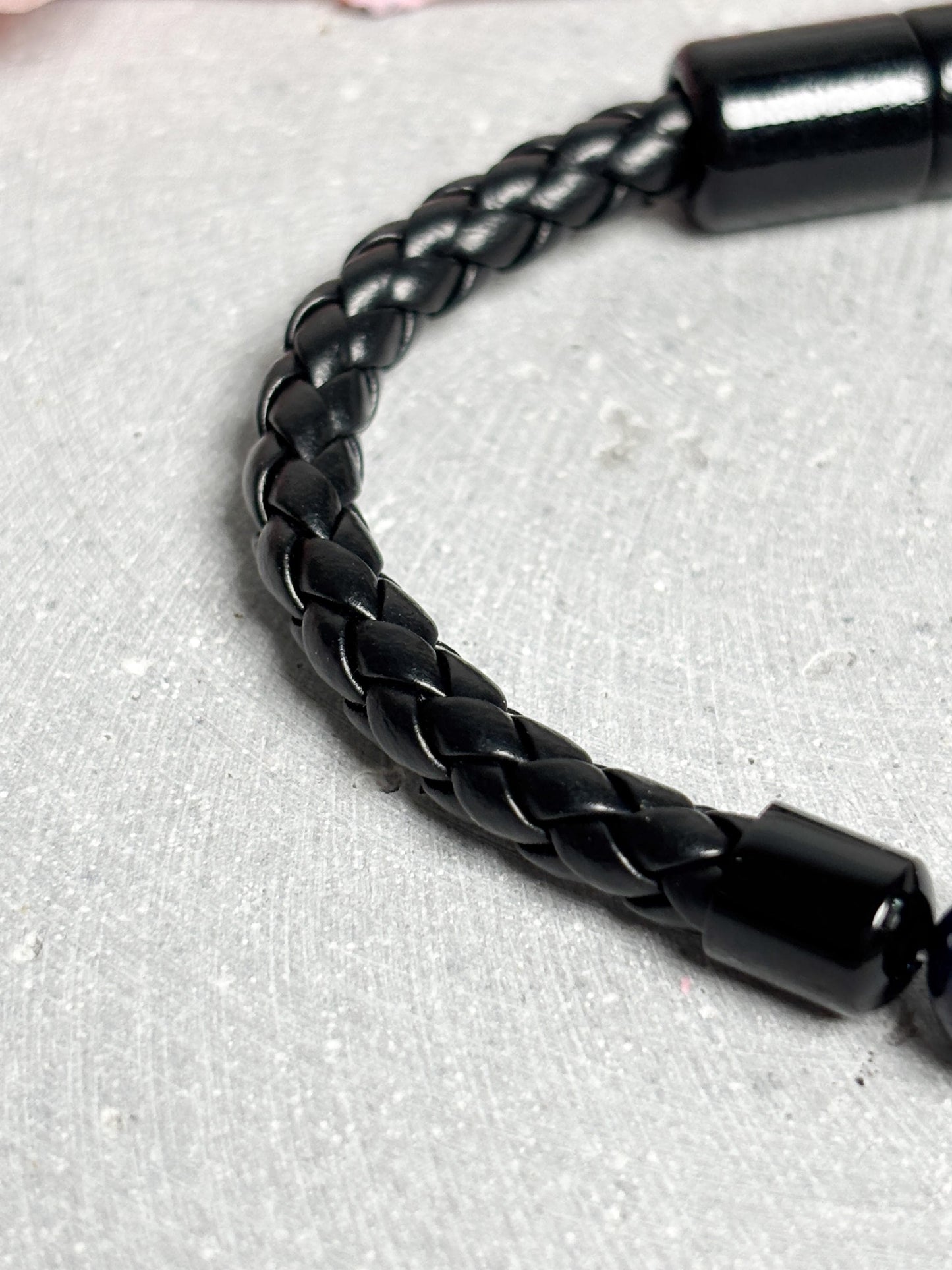 Lederarmband mit blauen Tigerauge Perlen und Magnetverschluss, Herren Armband Leder, Perlenarmband MĂ€nner, Schmuck modern