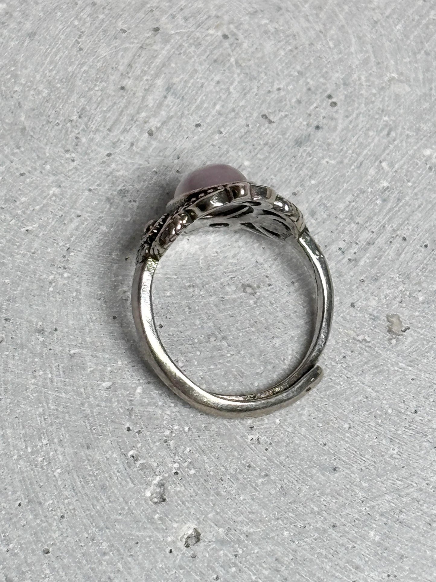 Vintage Ring Edelstahl größenverstellbar mit ovalem Kunzit Schmuck Boho Stil Damenring Kristallstein