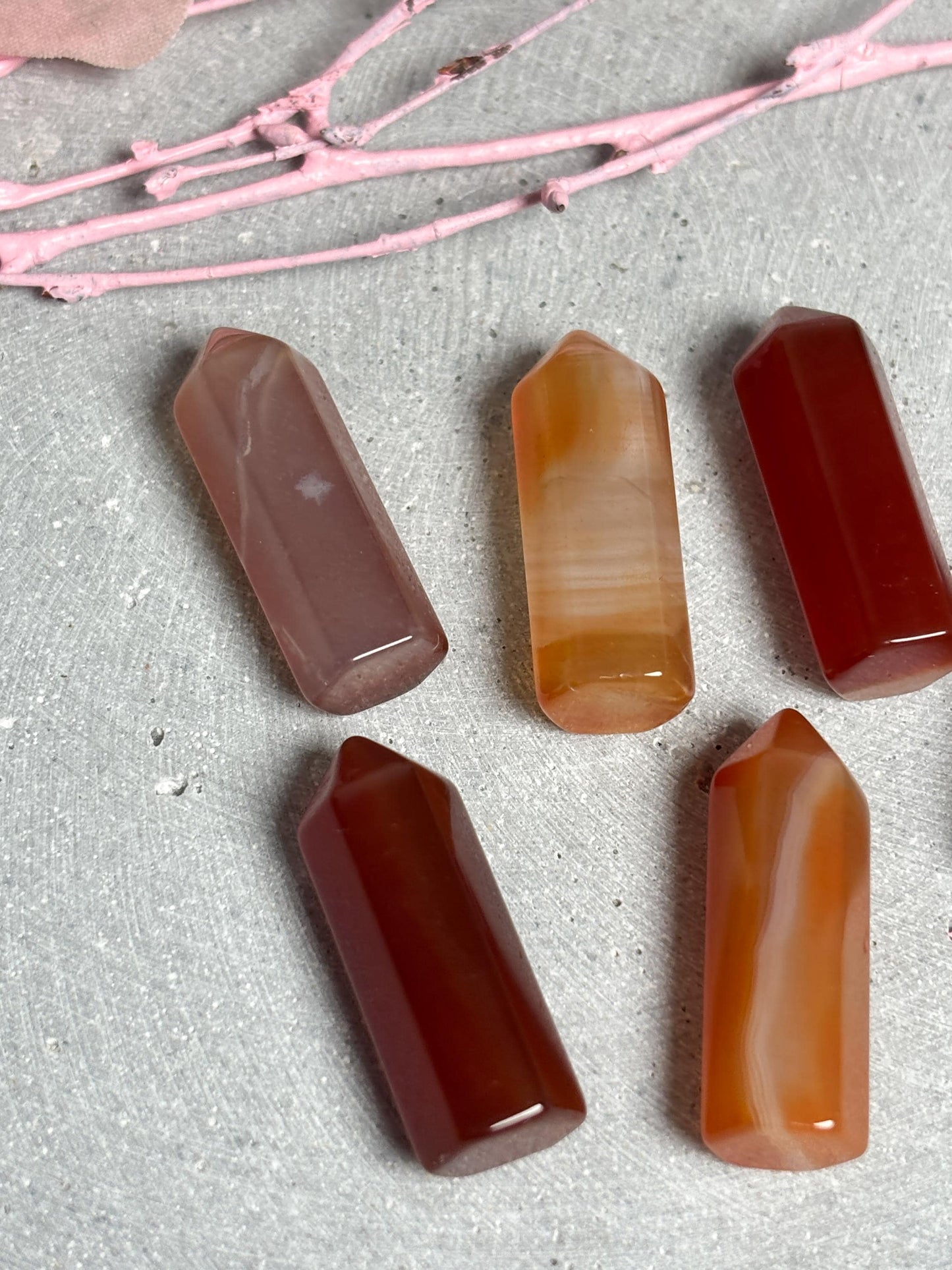 Karneol Kristallspitze klein poliert, Turmform, orange-rot, unterschiedliche Designs