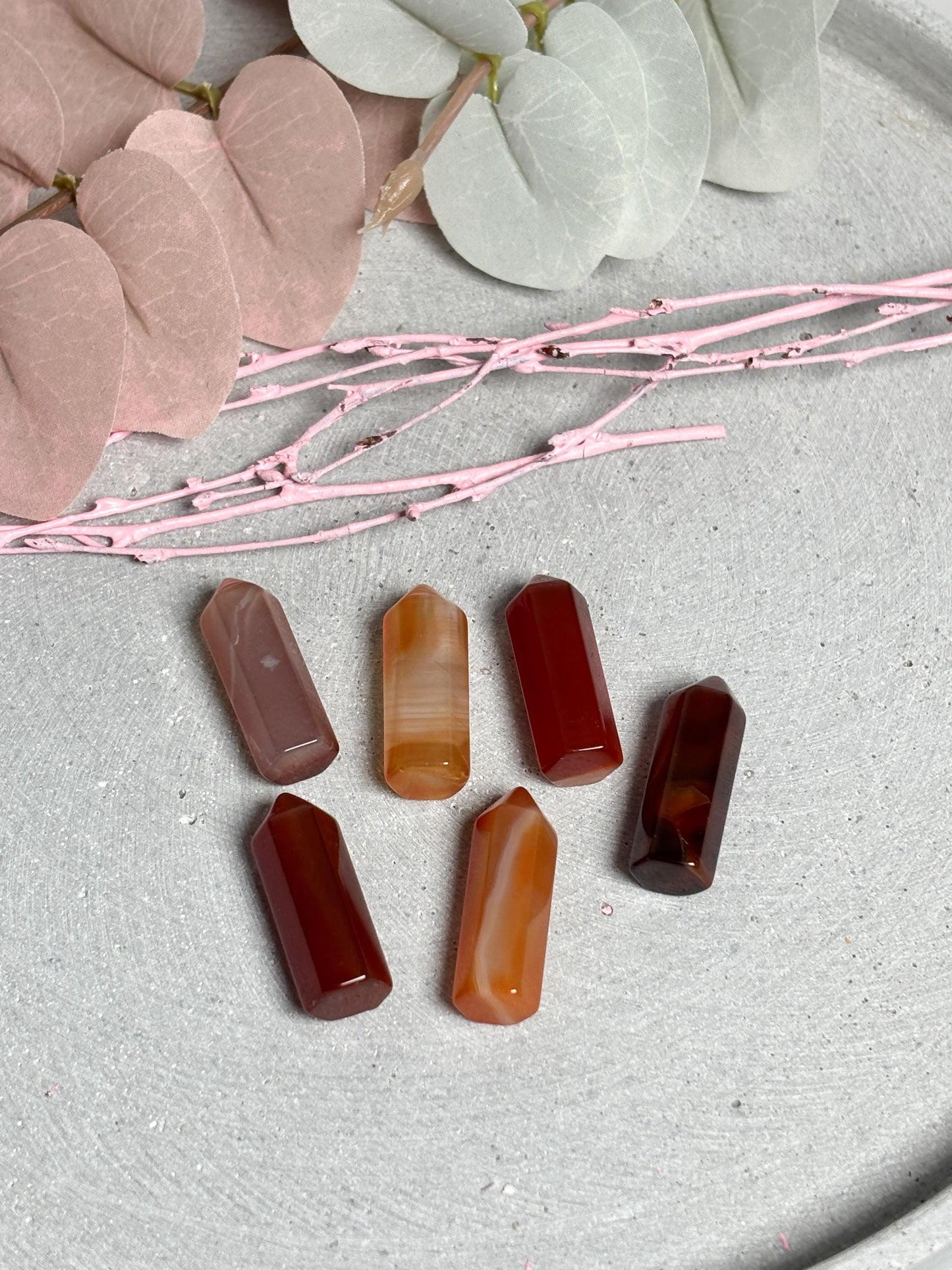 Karneol Kristallspitze klein poliert, Turmform, orange-rot, unterschiedliche Designs