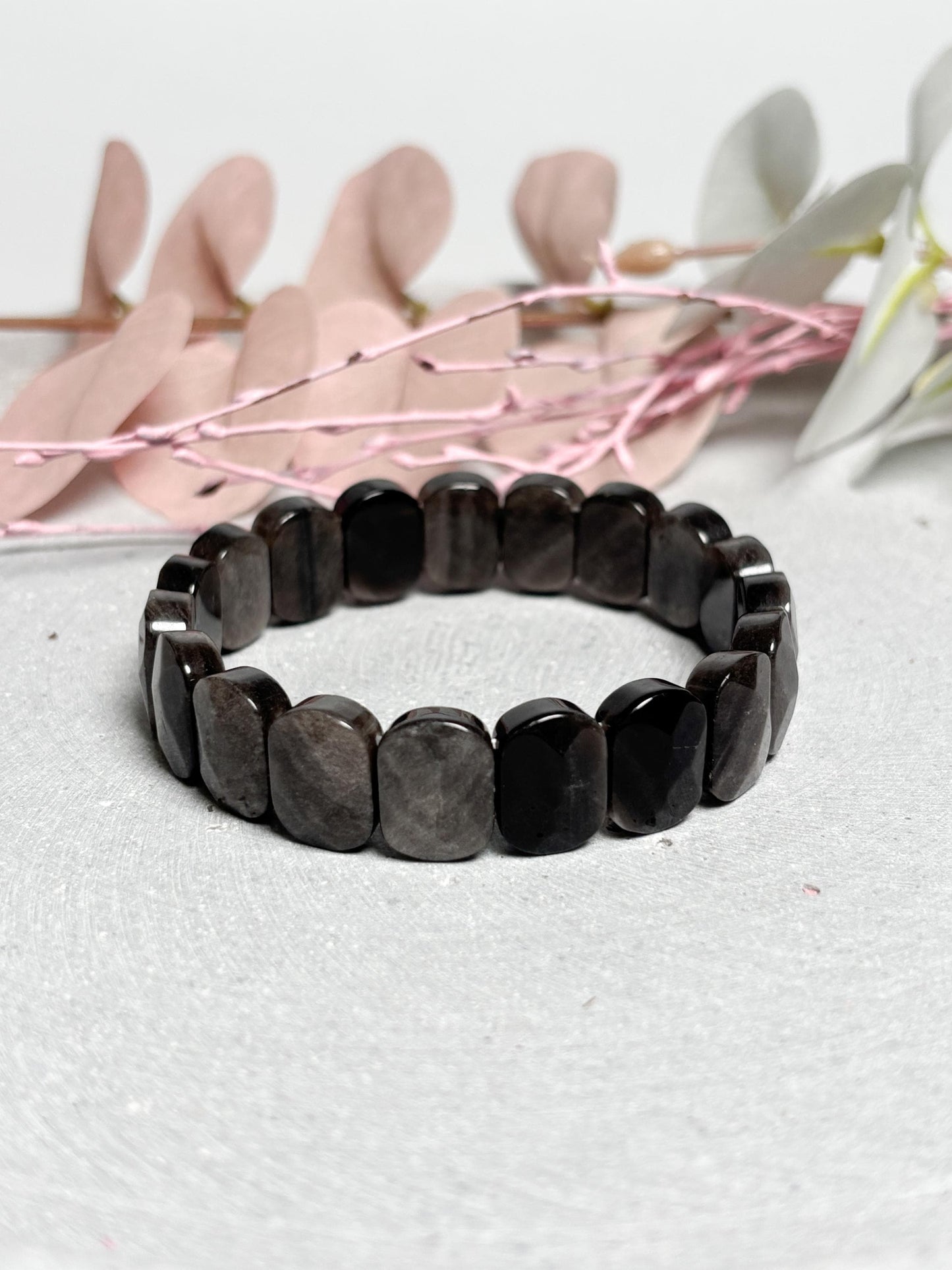 Armreif aus Silber Obsidian ca. 18 cm, elastisch, facettierte rechteckige Perlen, Edelstein Armband Kristall