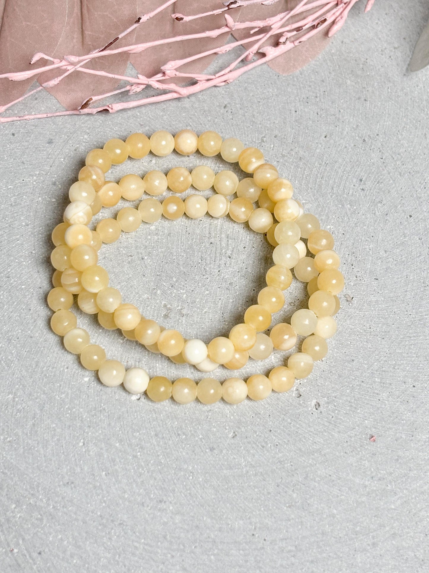 gelber Calcit Armband elastisches Edelstein Armband mit 6 oder 8 mm runden Perlen, Kristall Schmuck, Naturstein