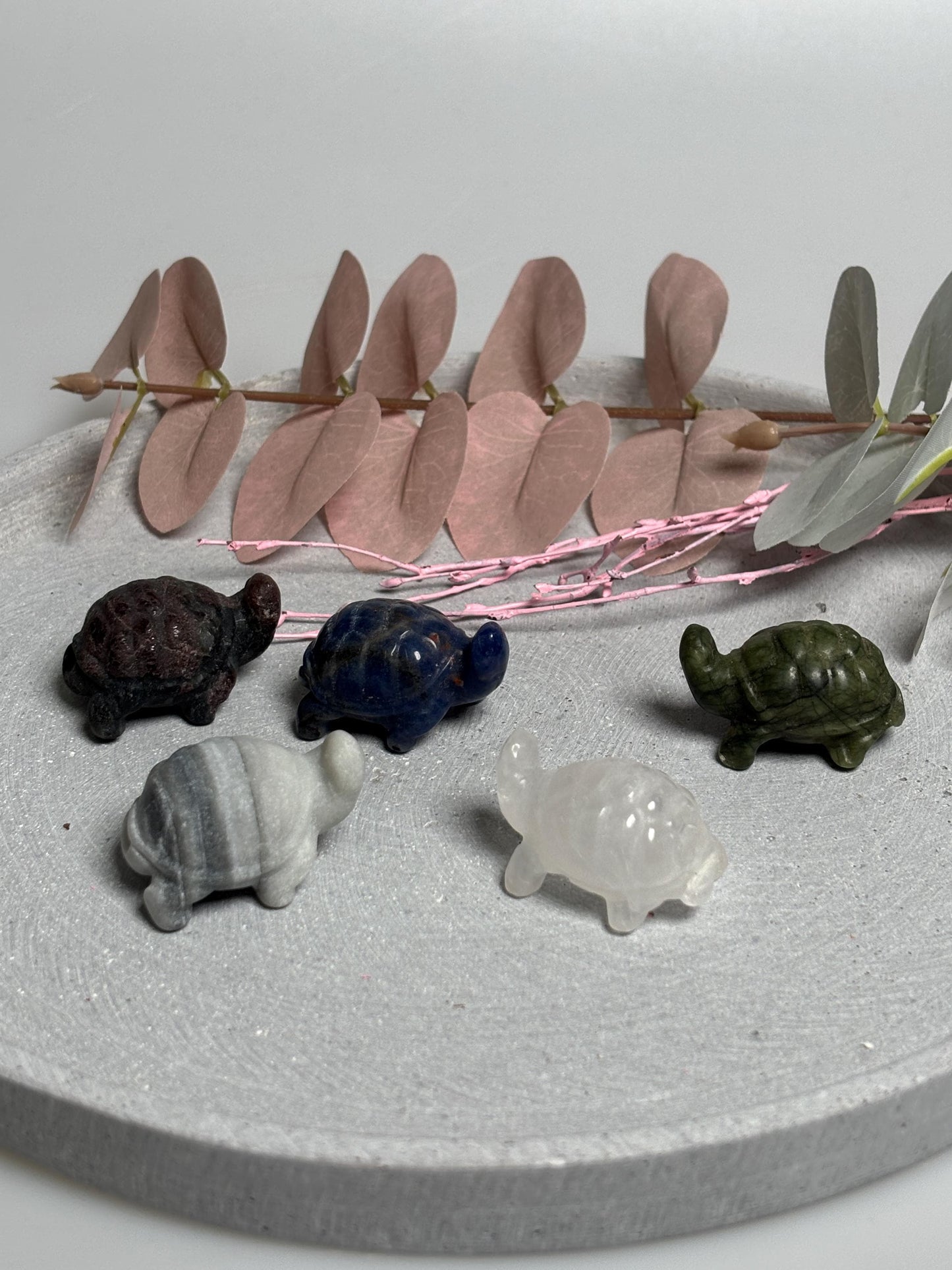 Schildkröte Figur aus Edelstein 4 cm Kristall Carving aus Zebra Calcit, Sodalith, Bergkristall, Mahagonie Obsidian oder Jade