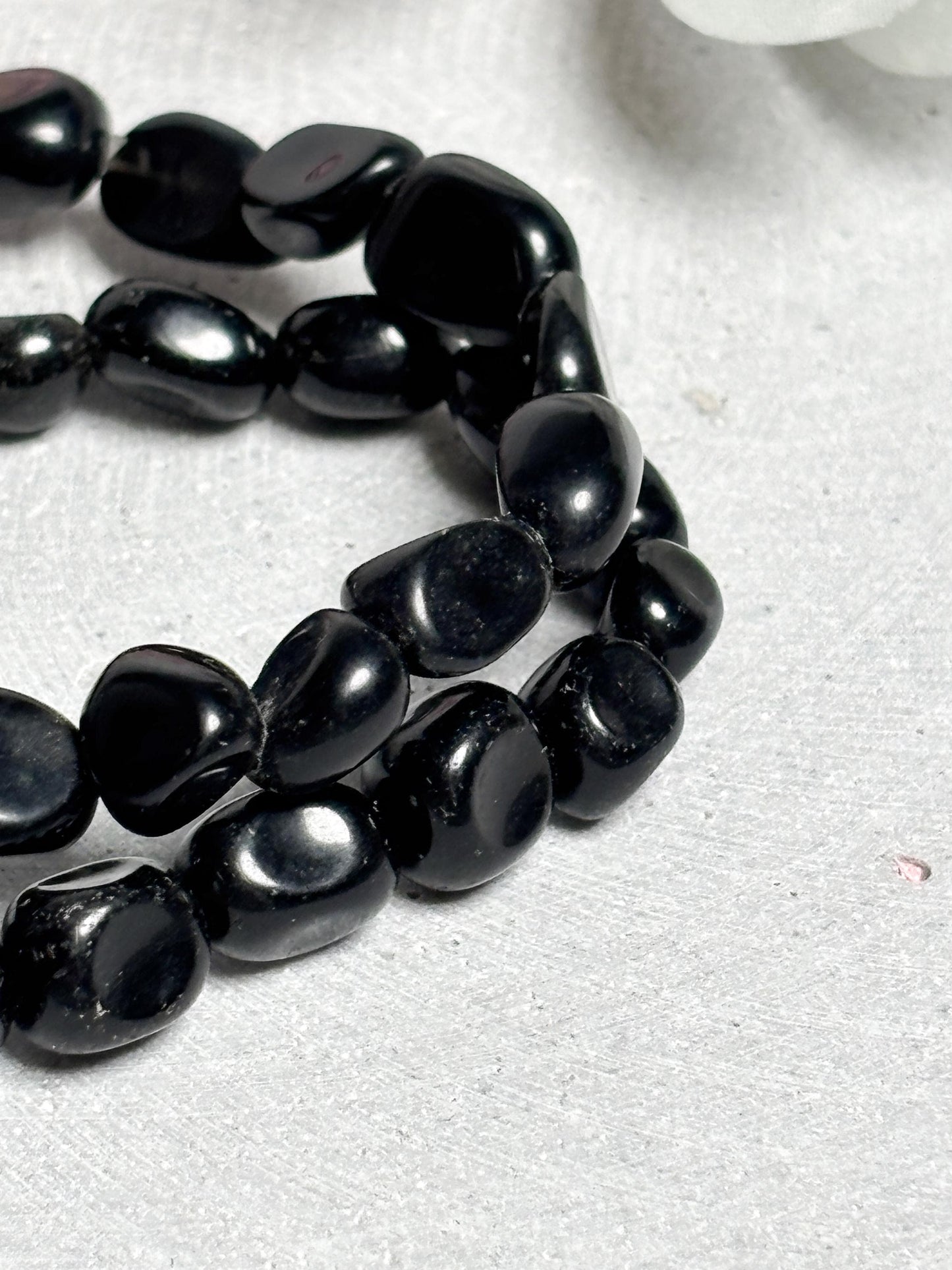 Obsidian Armband elastisches Perlenarmband ca. 17,5 cm mit 9 mm Nuggets, Edelstein Schmuck in Schwarz mit Glanz