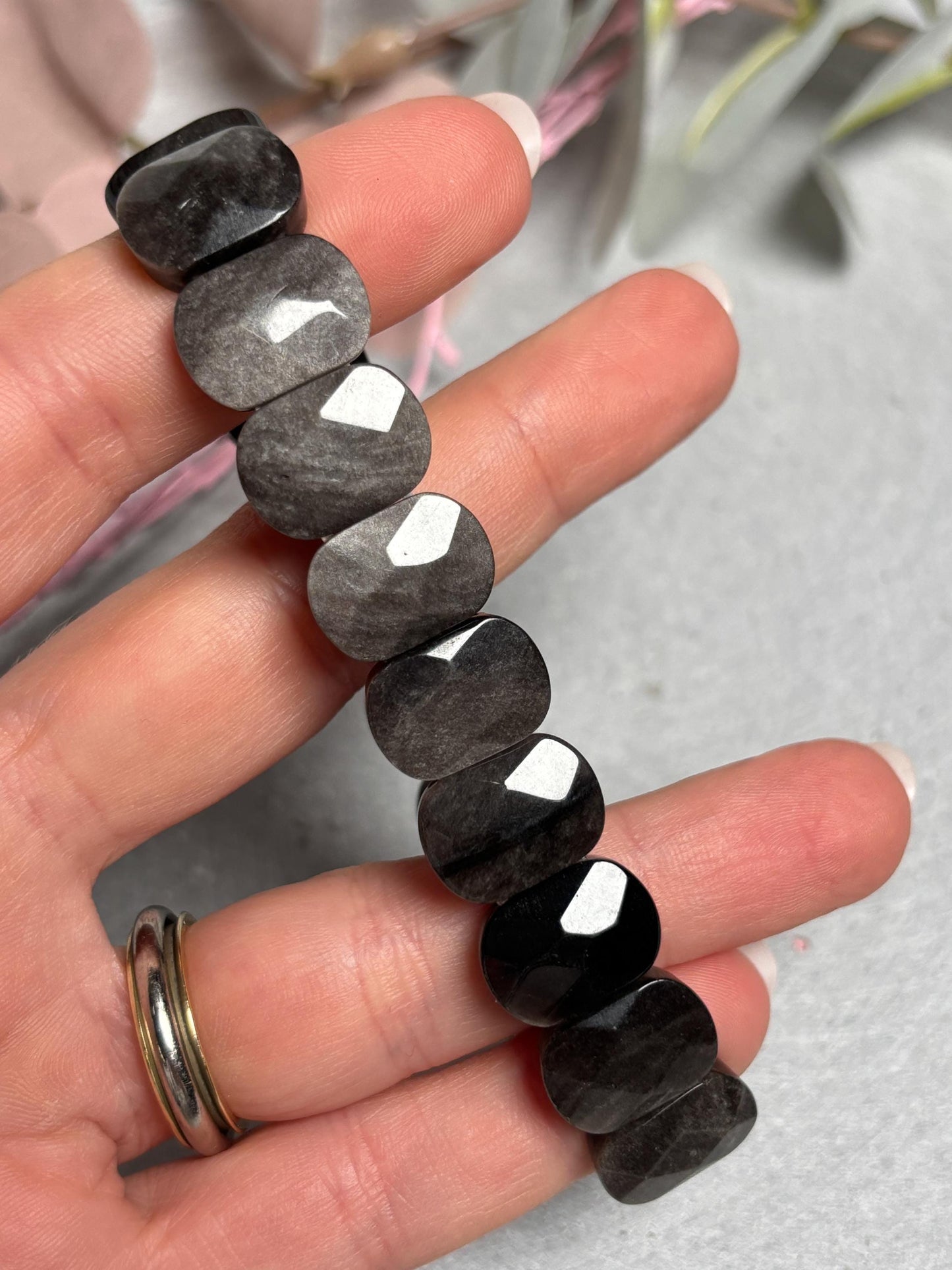 Armreif aus Silber Obsidian ca. 18 cm, elastisch, facettierte rechteckige Perlen, Edelstein Armband Kristall