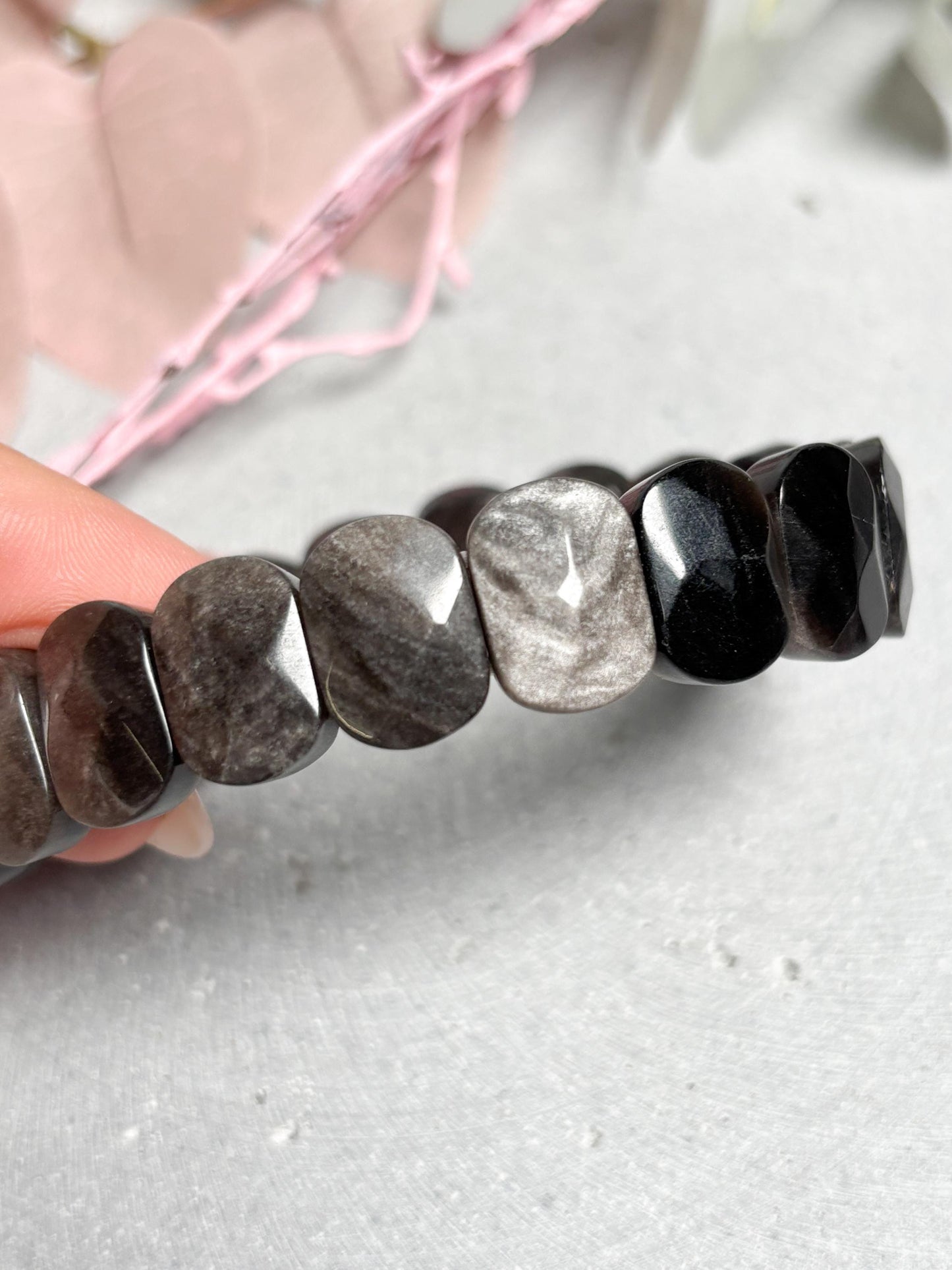 Armreif aus Silber Obsidian ca. 18 cm, elastisch, facettierte rechteckige Perlen, Edelstein Armband Kristall