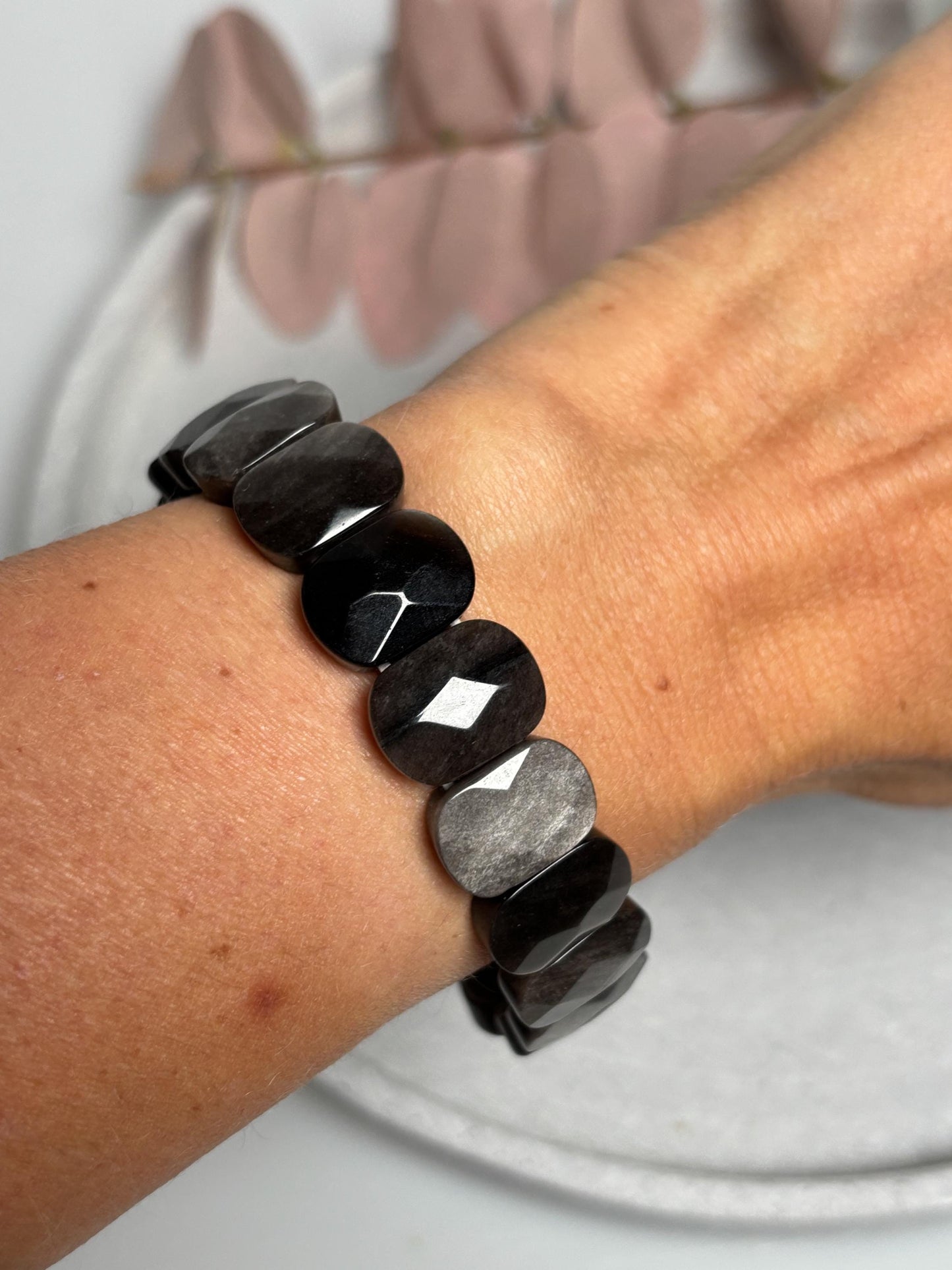 Armreif aus Silber Obsidian ca. 18 cm, elastisch, facettierte rechteckige Perlen, Edelstein Armband Kristall