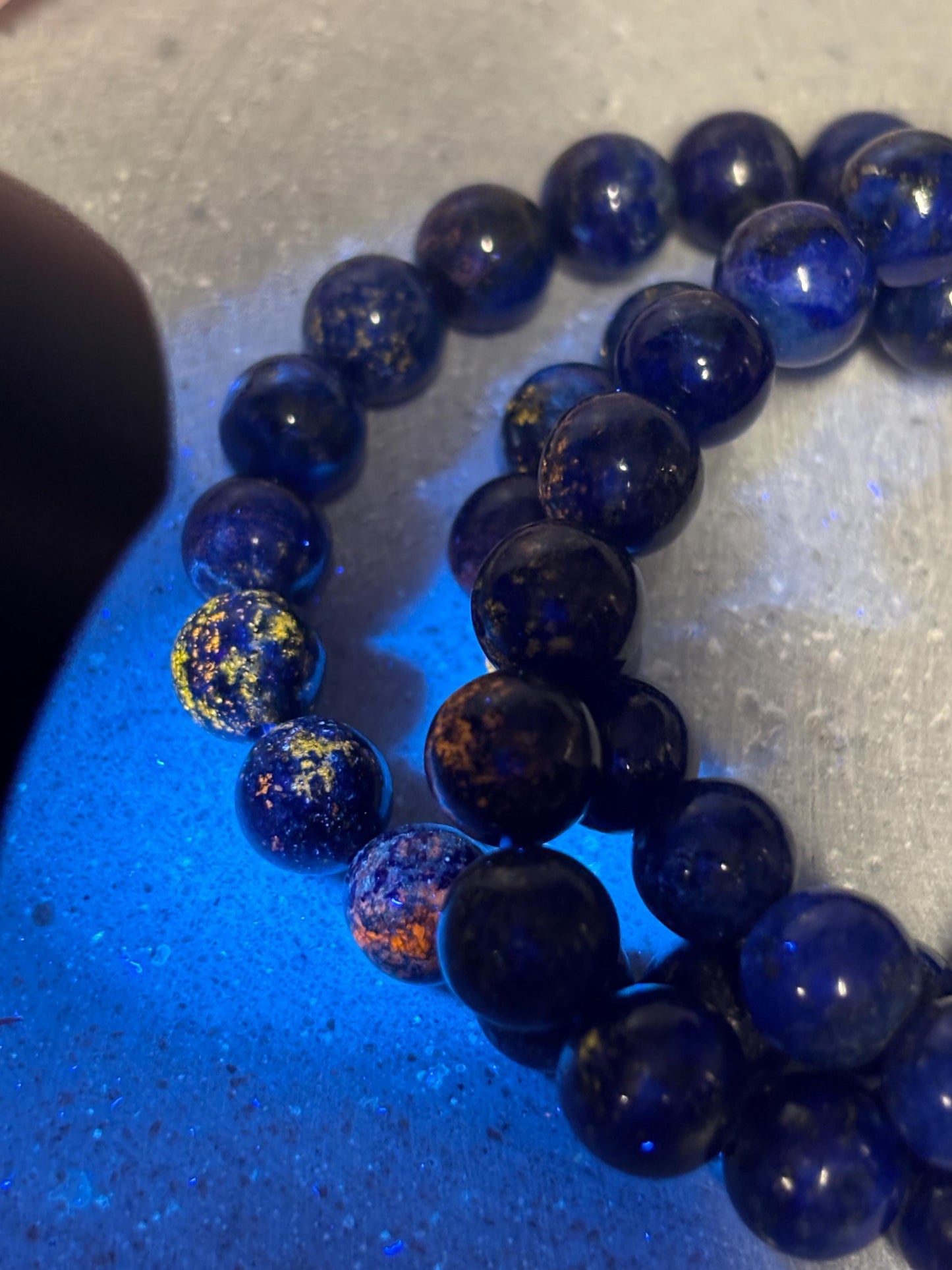 Lapislazuli Armband elastisches Perlenarmband ca. 17,5 cm mit 8 mm runden Perlen, Edelstein Schmuck in tiefem Blau