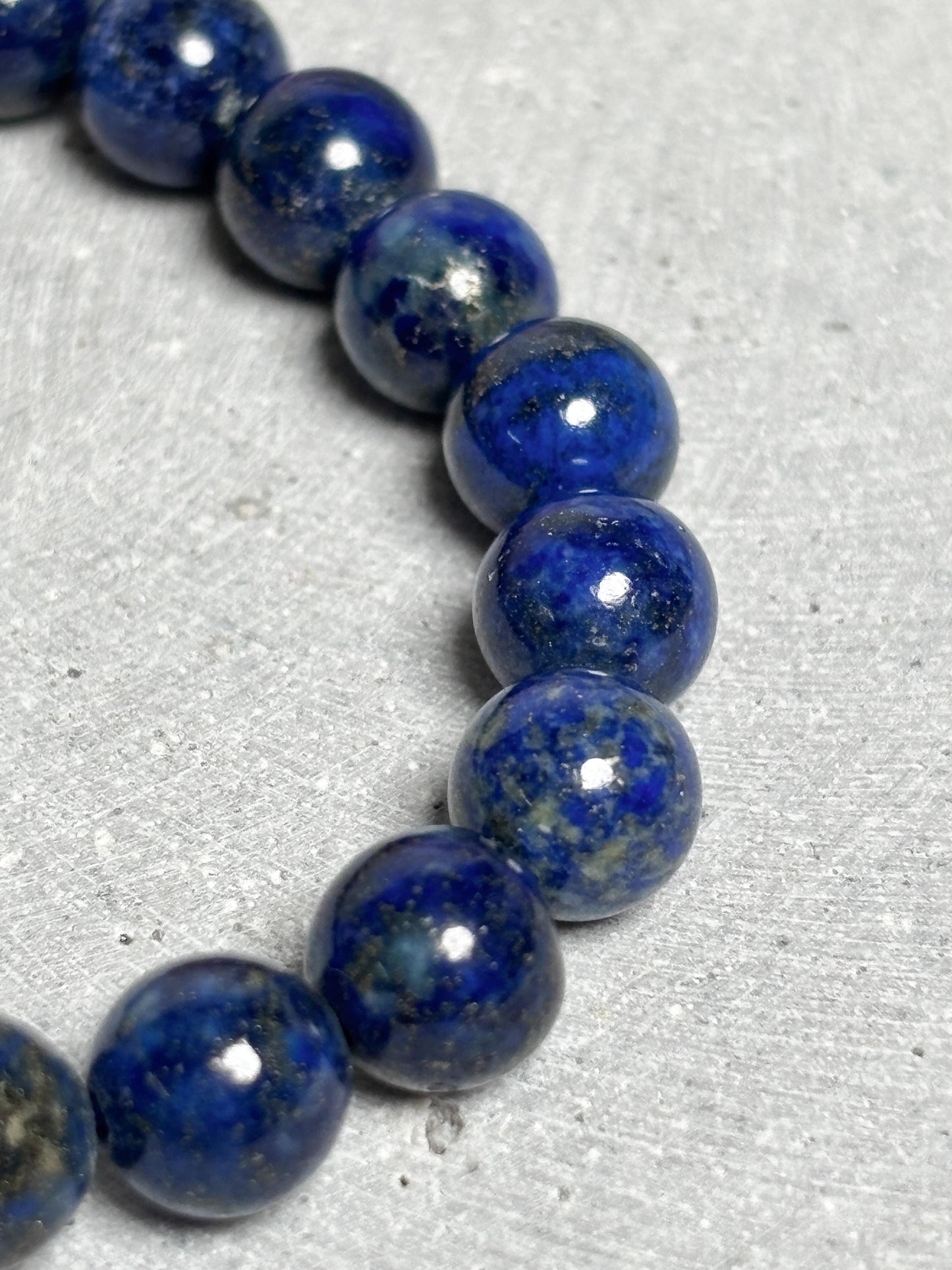 Lapislazuli Armband elastisches Perlenarmband ca. 17,5 cm mit 8 mm runden Perlen, Edelstein Schmuck in tiefem Blau