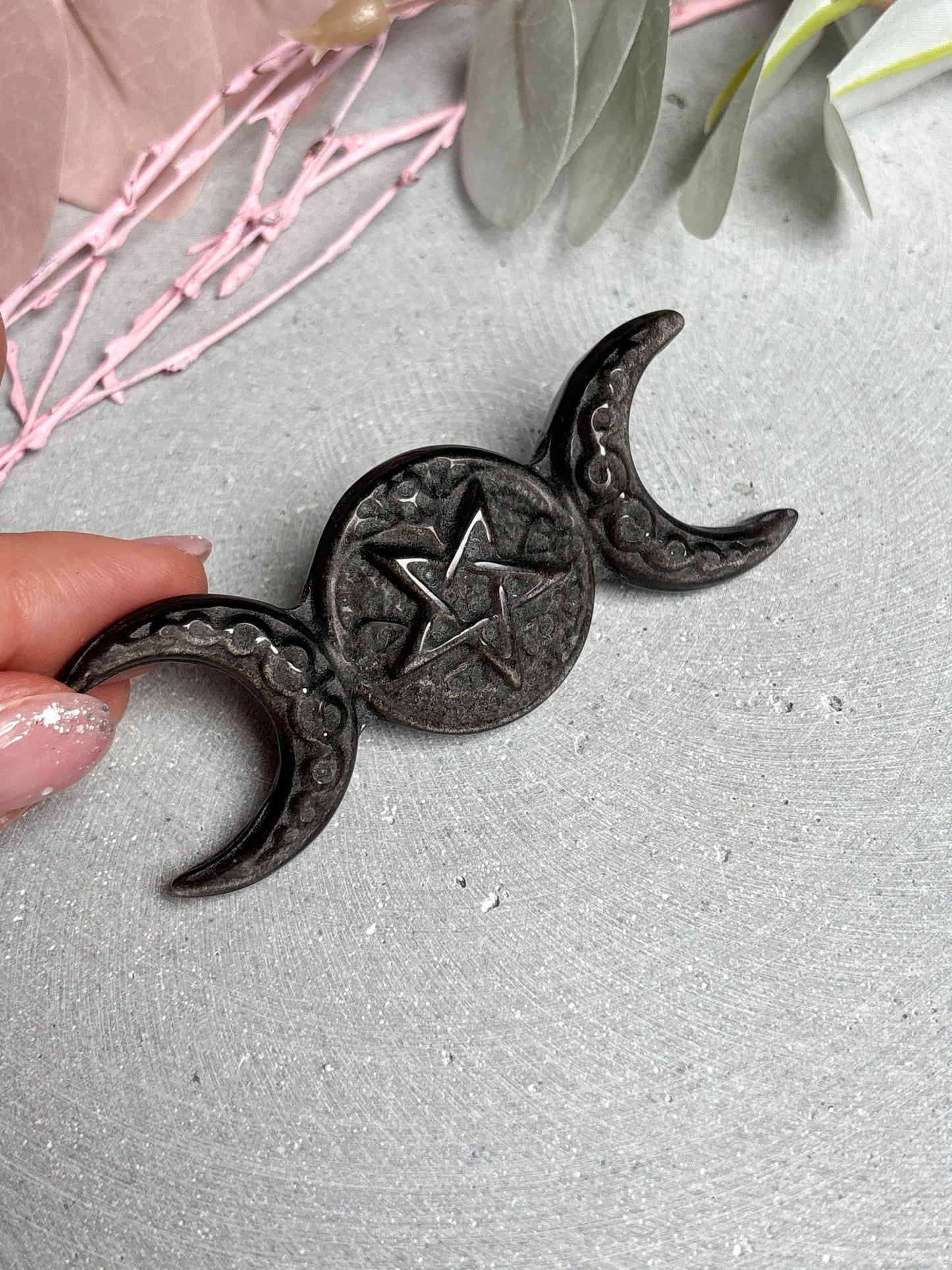 Obsidian Mondphasen Carving 8 cm schwarzer Naturstein, Mondsymbol, polierte Dekofigur
