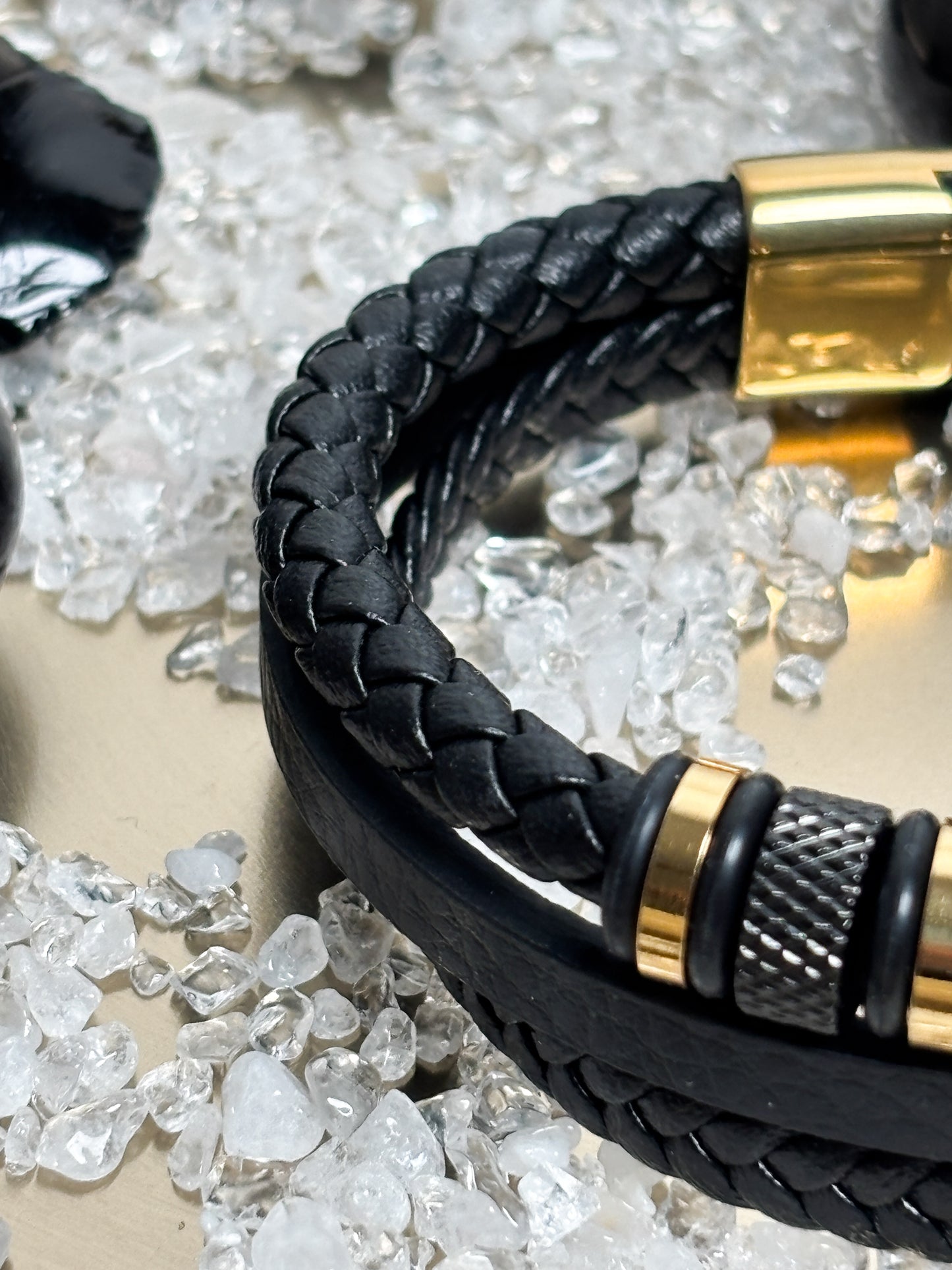 Geflochtenes Lederarmband Herren – Schwarz & Gold, Edelstahl, 3-lagig, 21 cm