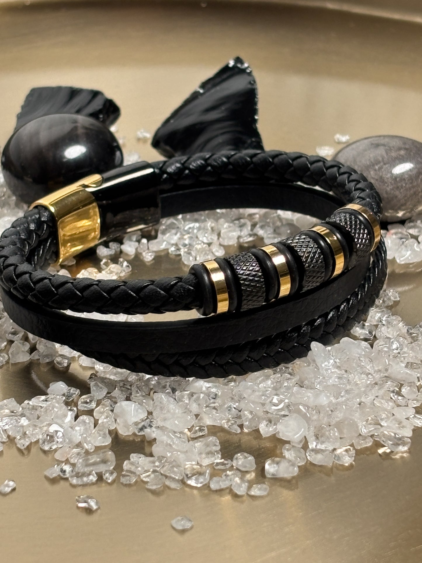 Geflochtenes Lederarmband Herren – Schwarz & Gold, Edelstahl, 3-lagig, 21 cm