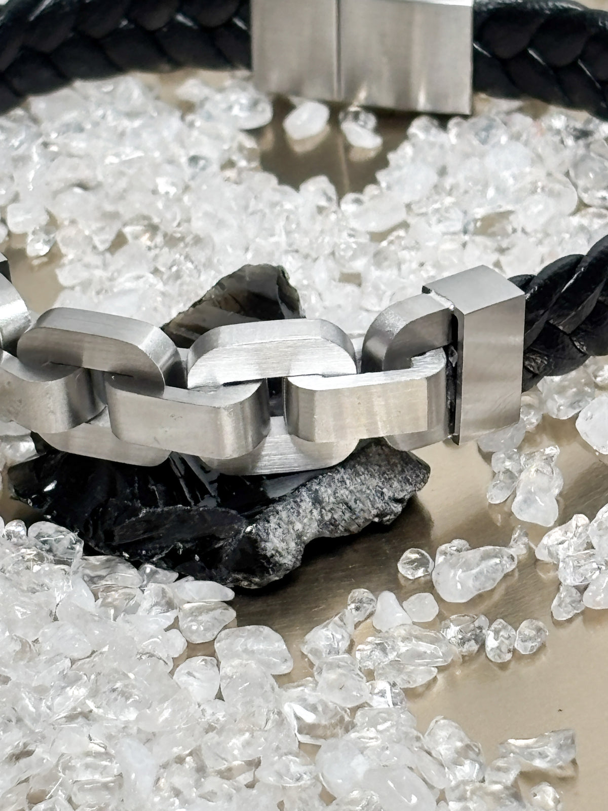 Schwarzes Lederarmband geflochten – Edelstahlkette & Verschluss – 21 cm – maskulin & elegant