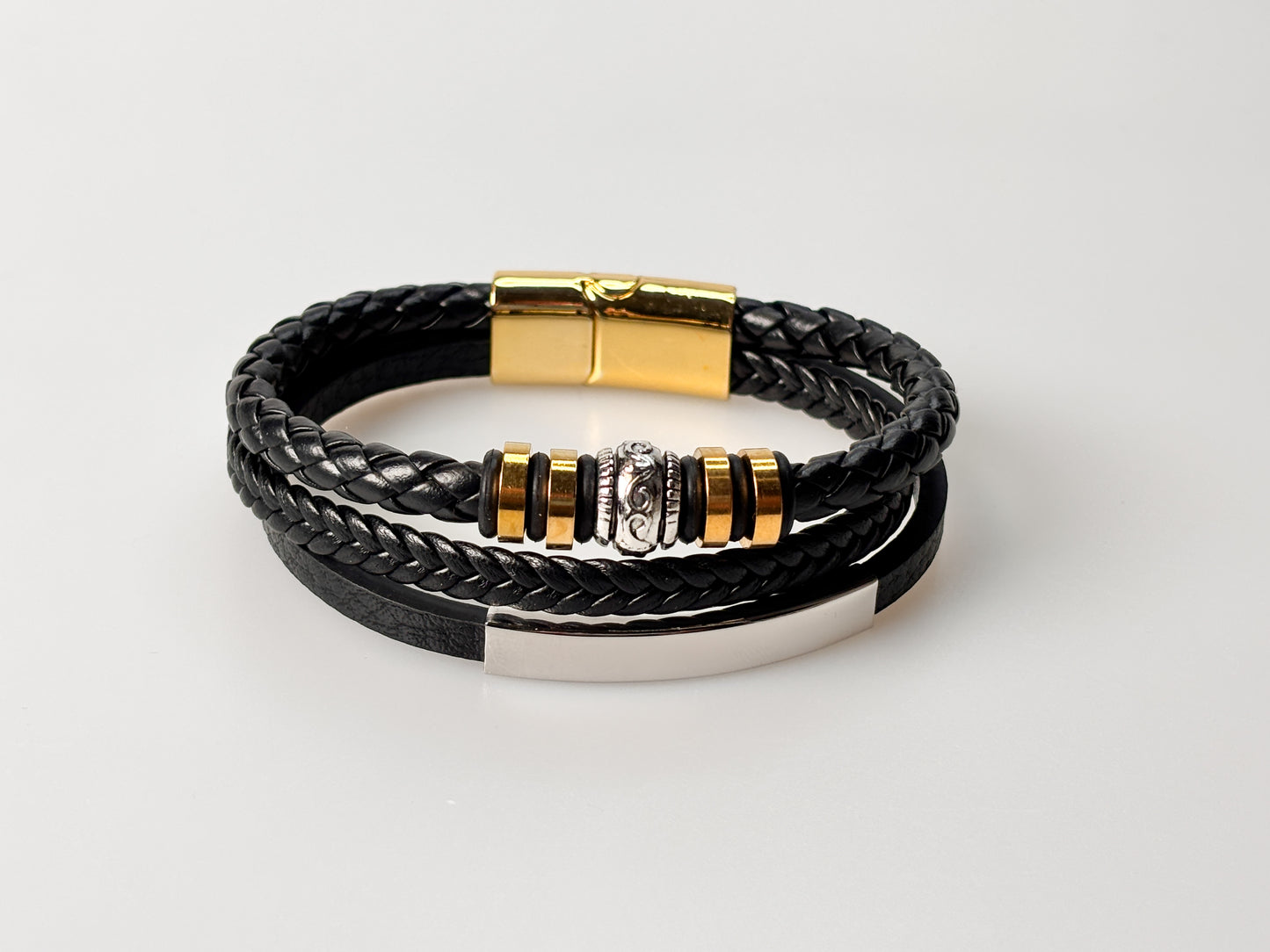 3-reihiges Lederarmband mit silber- & goldfarbenen Edelstahlelementen – Herrenarmband 21 cm mit Schnalle