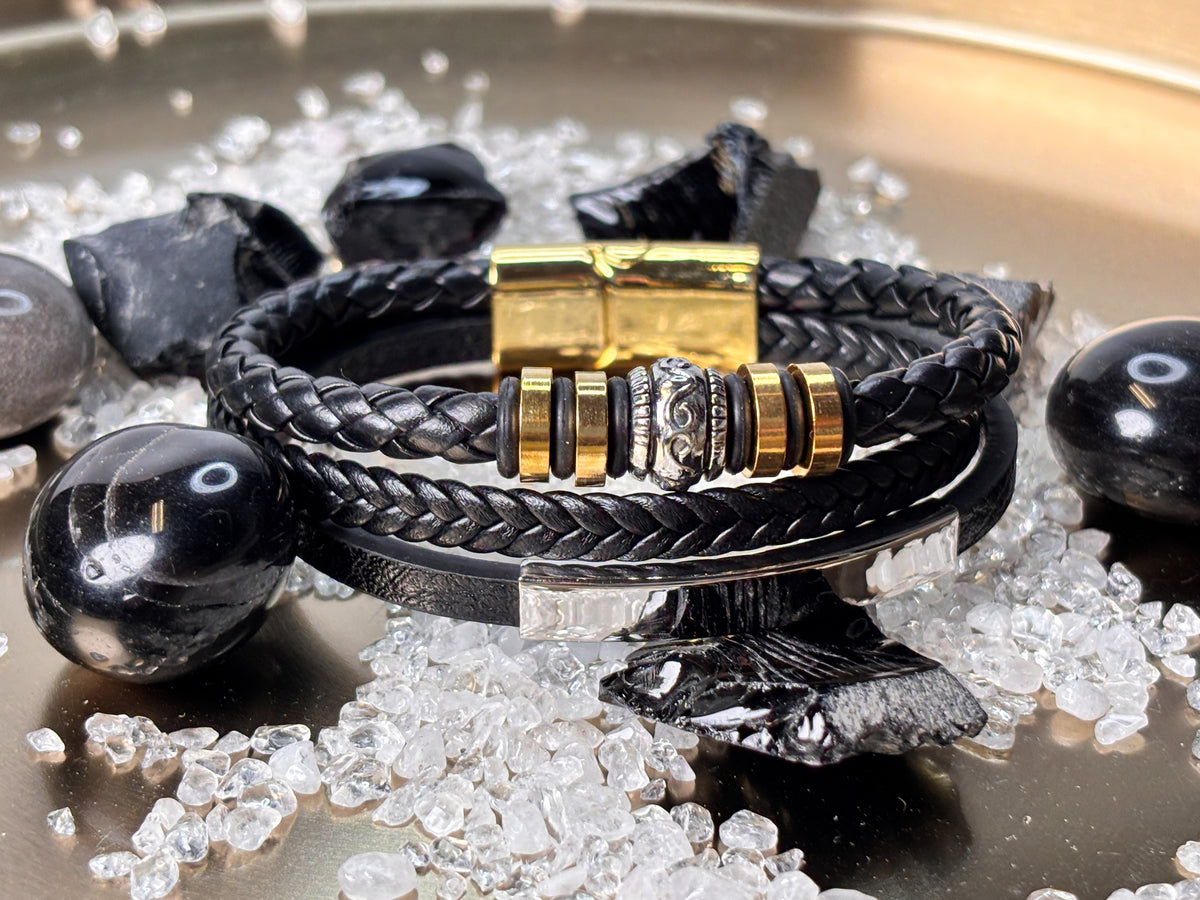3-reihiges Lederarmband mit silber- & goldfarbenen Edelstahlelementen – Herrenarmband 21 cm mit Schnalle