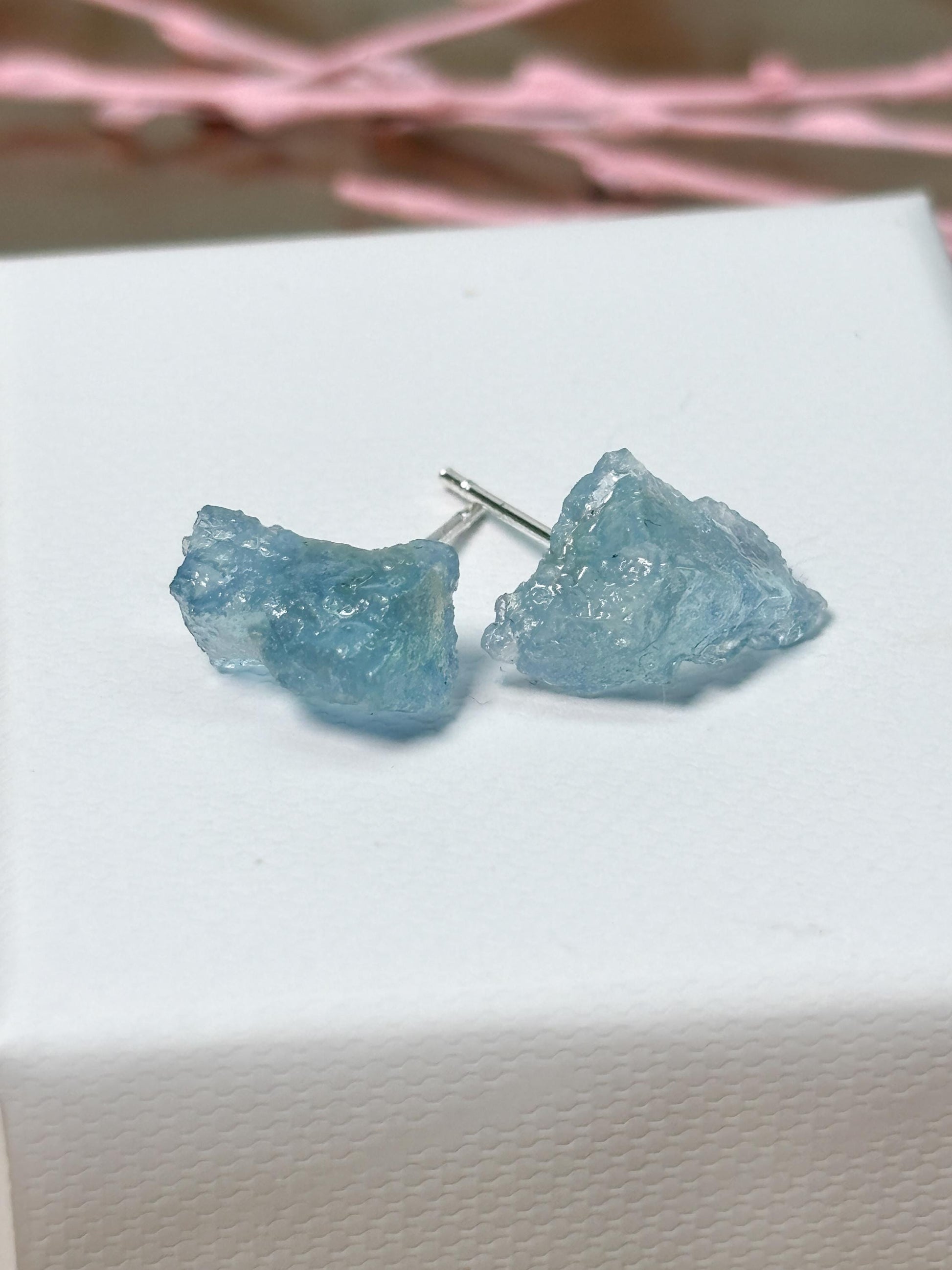 Aquamarin Ohrstecker Rohstein 925 Silber Naturstein hellblau