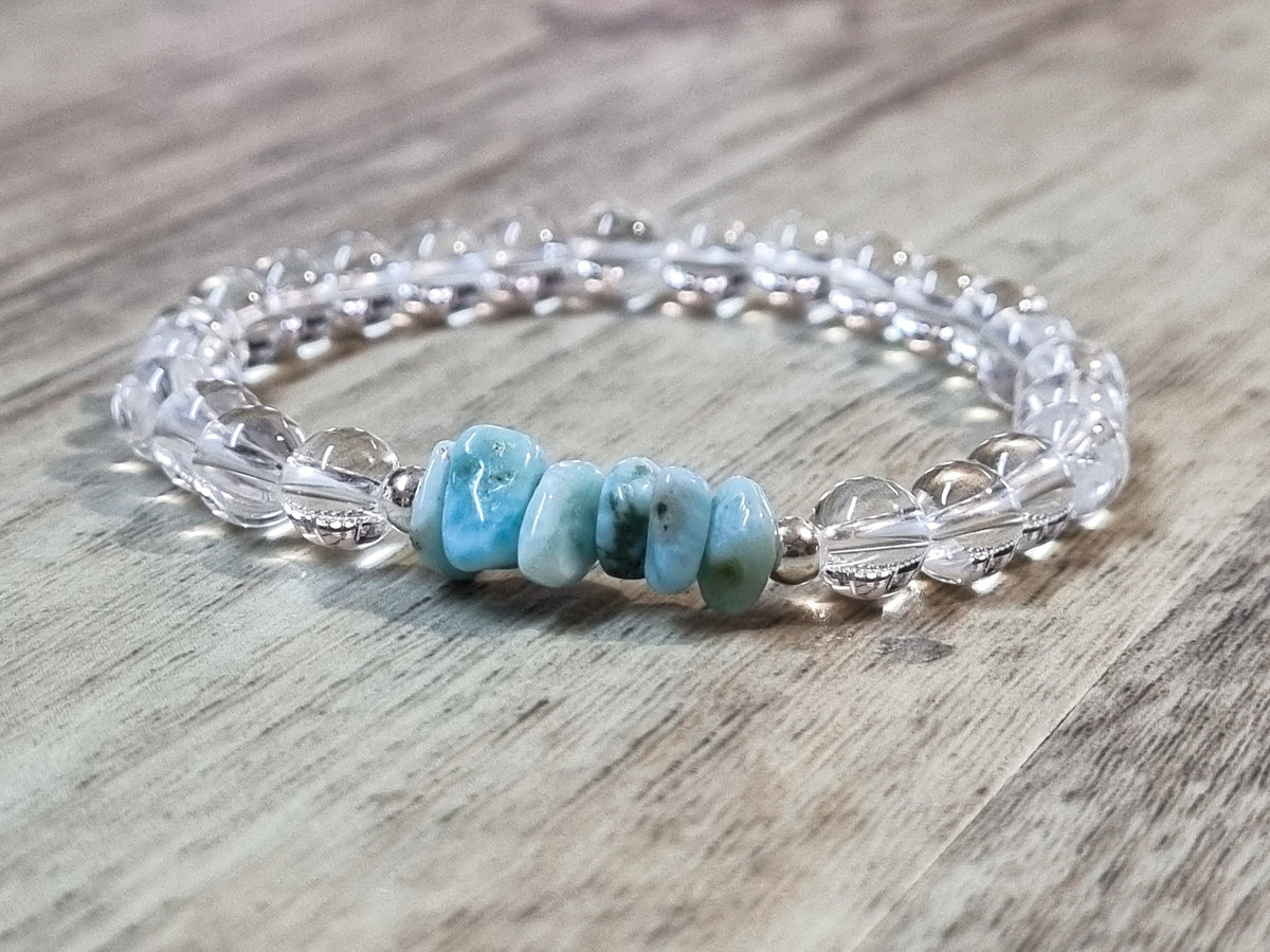 Larimar und Bergkristall Armband| 6mm Perlen Larimarsplitter| elastisches Perlenarmband|Heilsteine für Ruhe und Balance