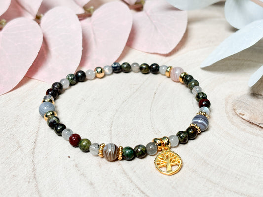 Bracelet with Botswana agate, dragon bloodstone and labradorite. 4mm beads| elsastic| gemstones| healing stones