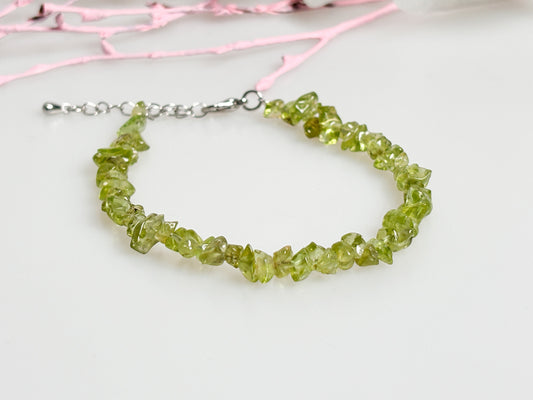 Peridot Splitterarmband 5mm Perlen, 17cm Länge + 4cm Verlängerungskette, Edelstein Armband, Naturschmuck, Geschenk für Sie