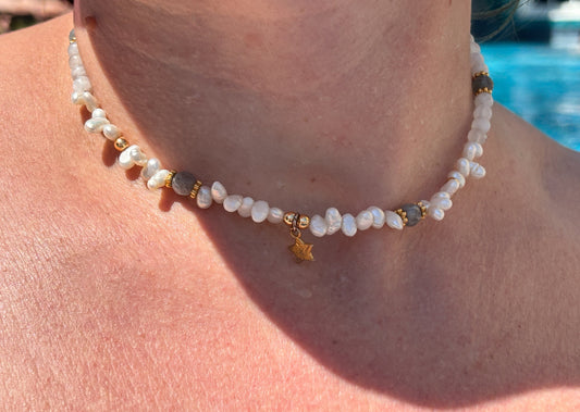 Short pearl necklace with genuine freshwater pearls, labradorite & moonstone – 43 cm + extension
