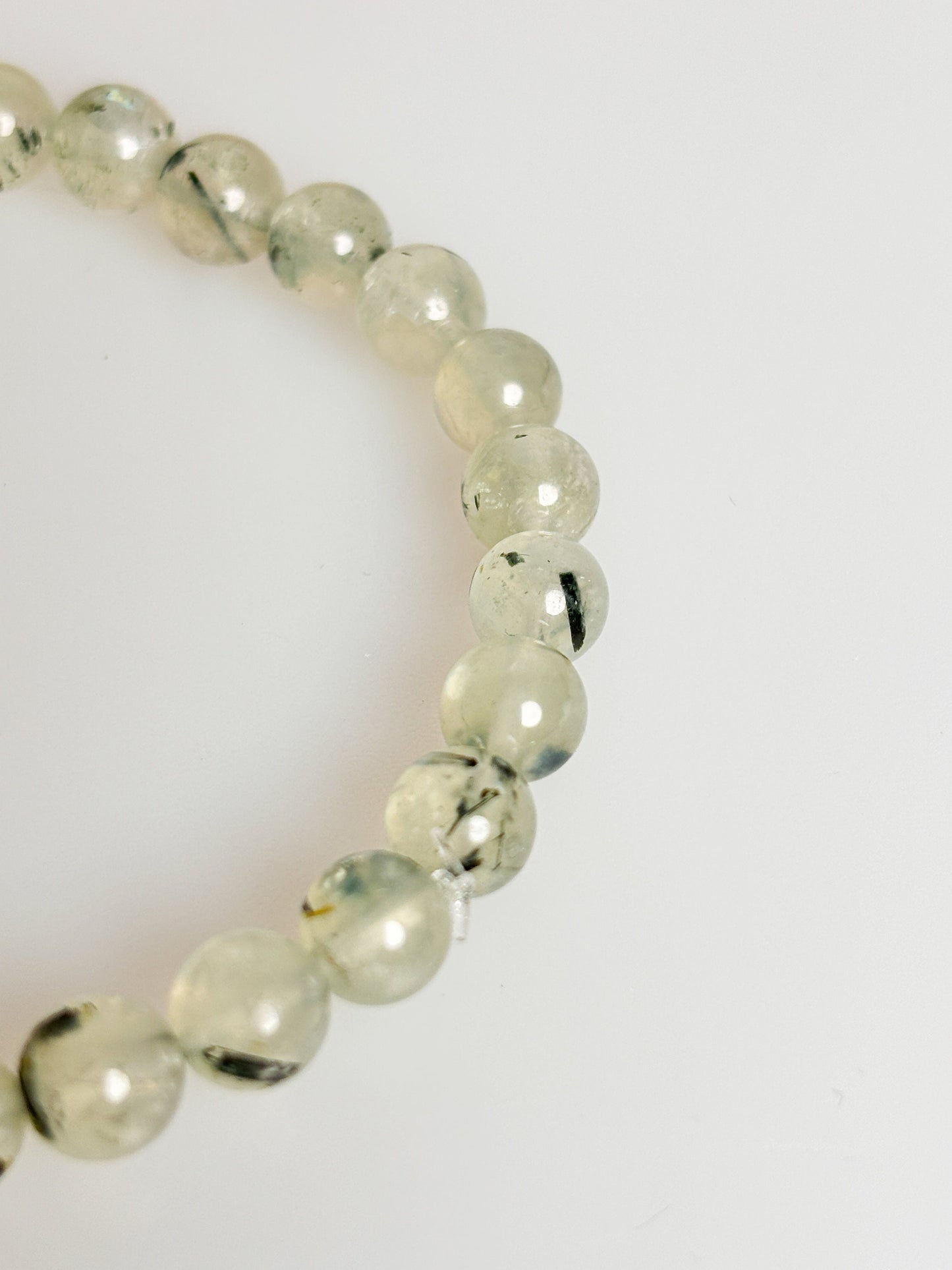 Elastisches Prehnite Perlenarmband 6mm, 17,5cm Länge  Handgemachtes Schmuckstück  Edelsteinarmband Geschenk