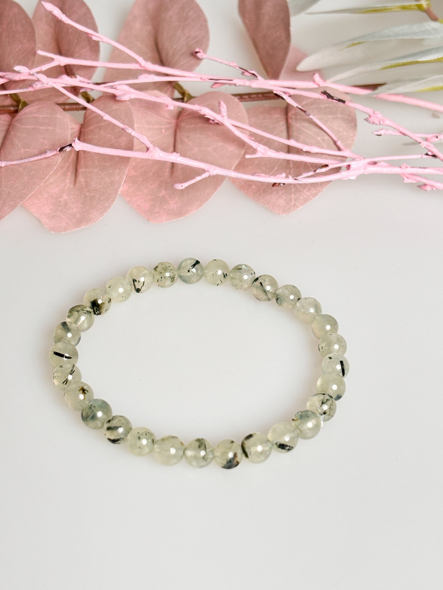 Elastisches Prehnite Perlenarmband 6mm, 17,5cm Länge  Handgemachtes Schmuckstück  Edelsteinarmband Geschenk