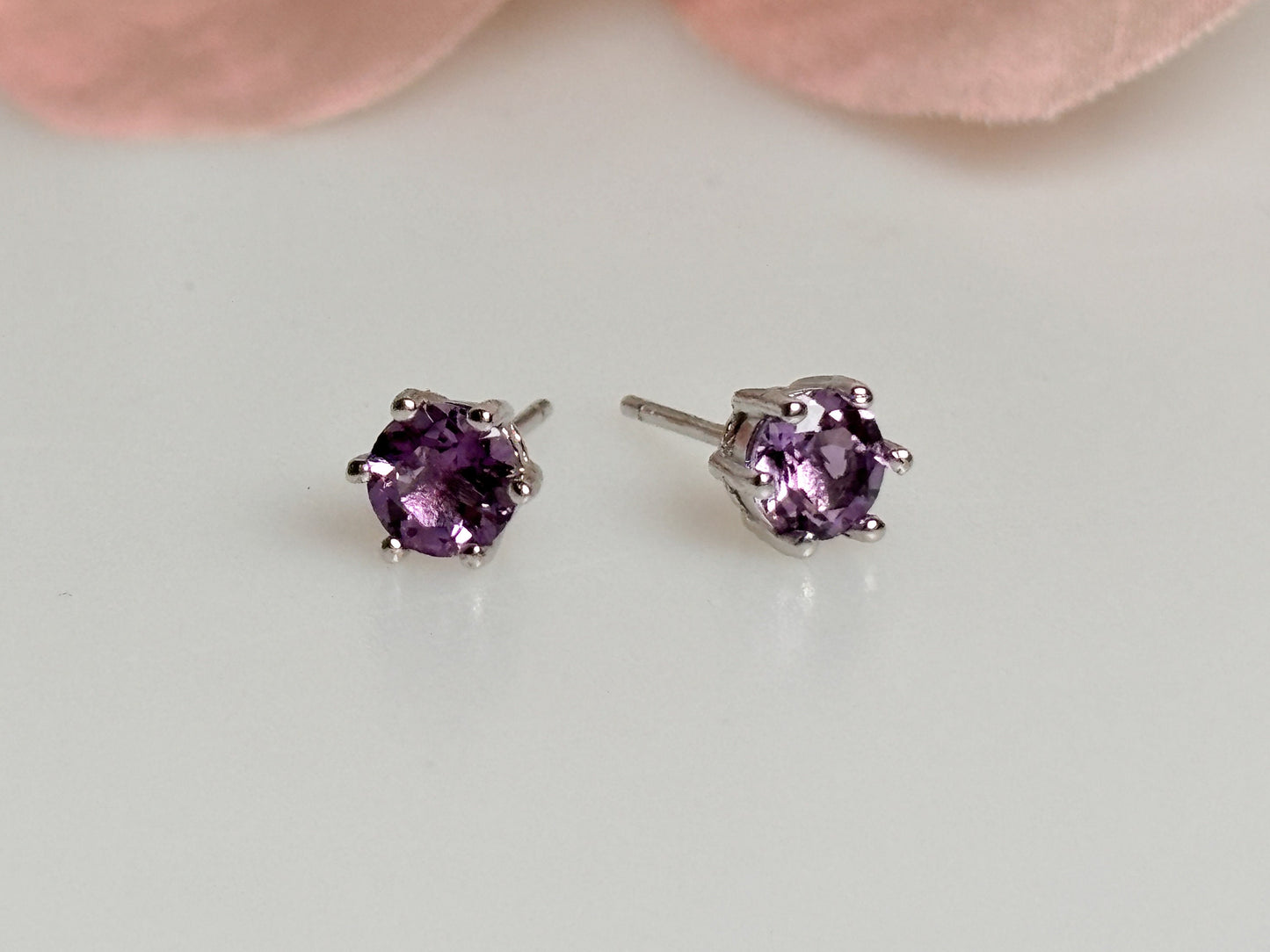 Elegant faceted amethyst stud earrings in silver setting, 4.4mm – Perfect for intuitive Pisces, root chakra healing