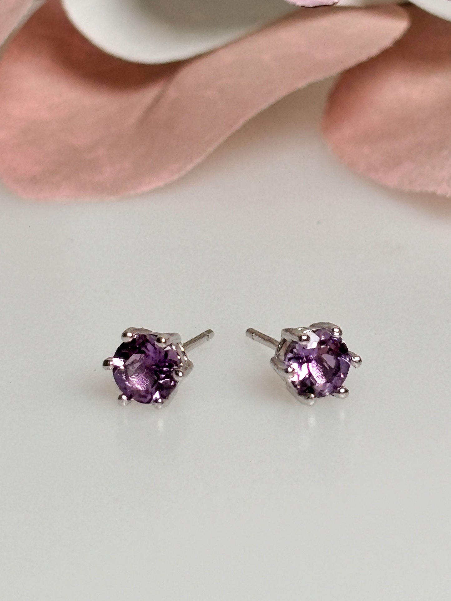 Elegant faceted amethyst stud earrings in silver setting, 4.4mm – Perfect for intuitive Pisces, root chakra healing