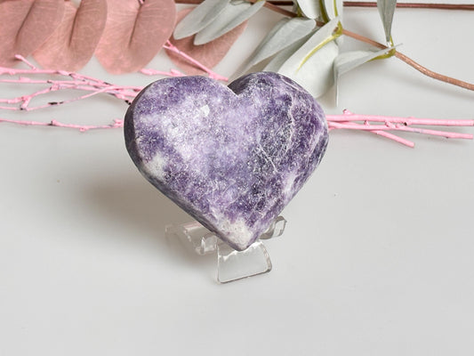 Shimmering Lepidolite Decorative Heart – Unique gemstone decoration with great shine