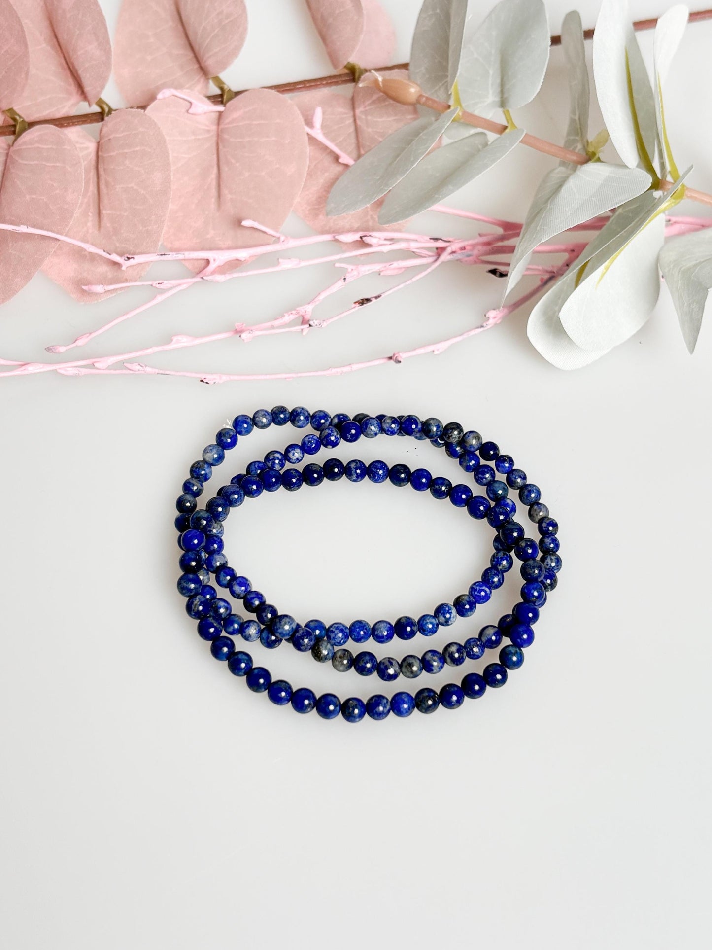 Zartes Lapislazuli Armband, 4mm Perlen, elastisch, ca. 17,5 cm, handgefertigt - Eleganz für Ihr Handgelenk